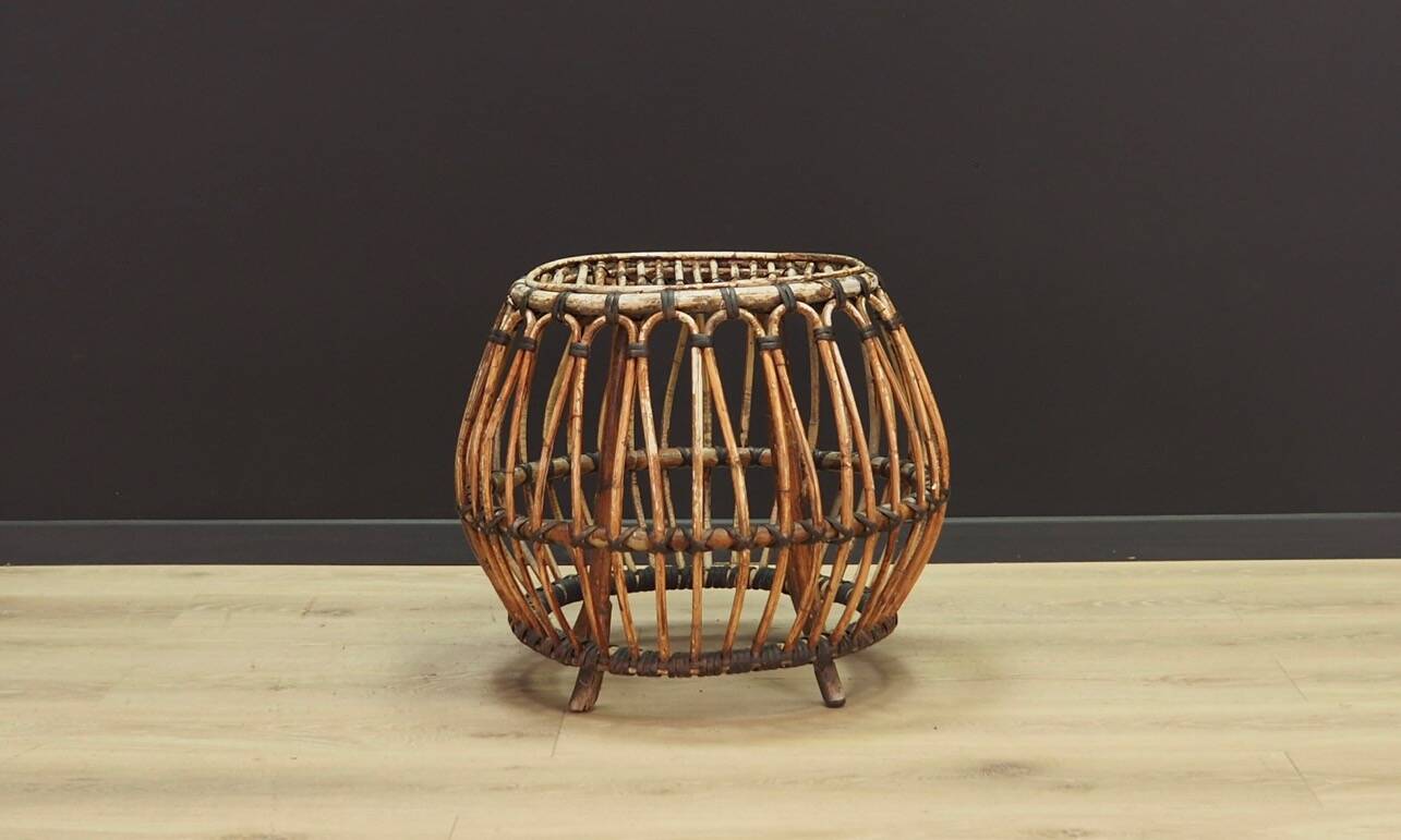 Wooden coffee table, Danish design, 1960s, production: Denmark