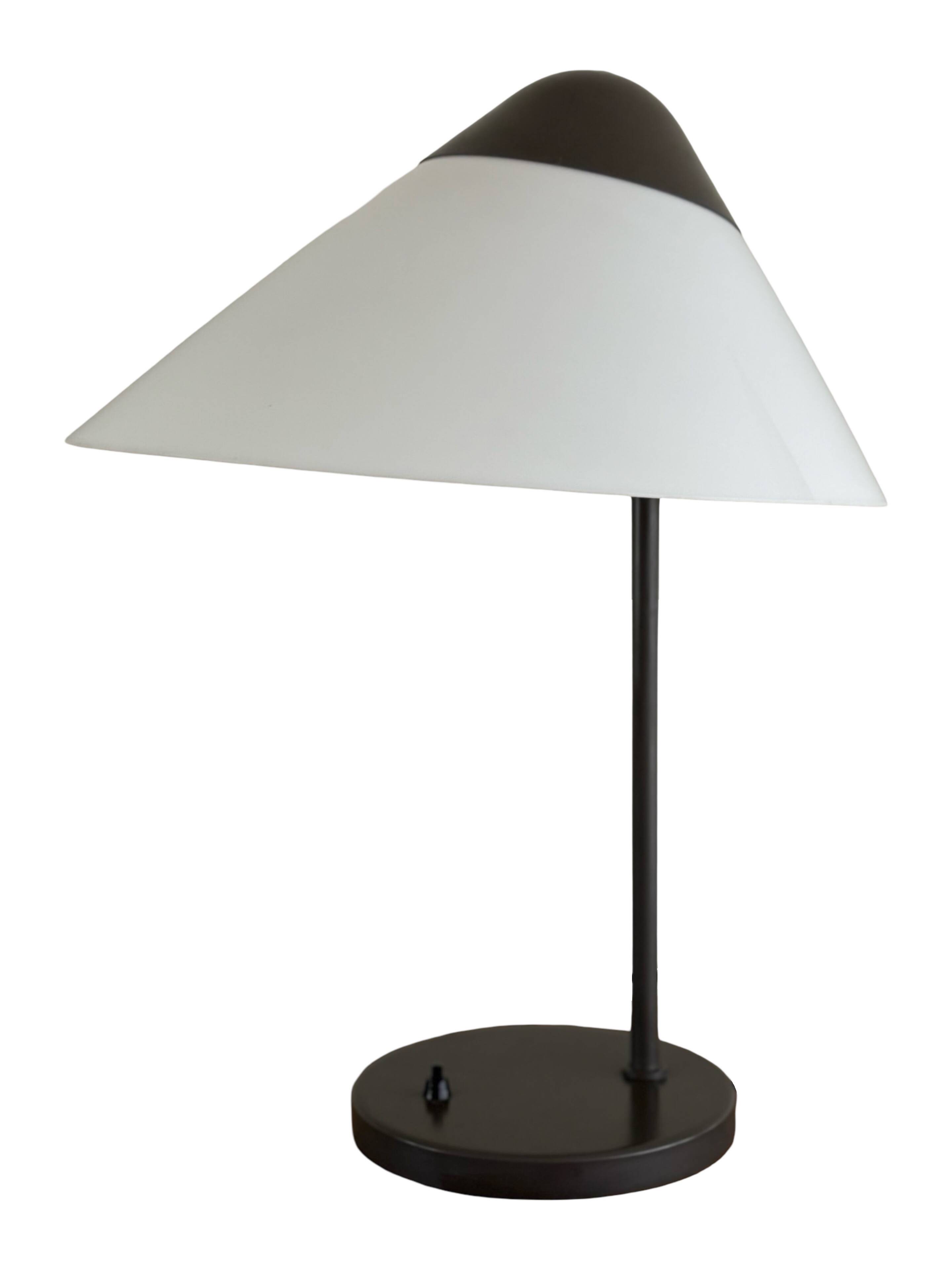 Vintage Opala table lamp Hans J. Wegner Louis Poulsen Design