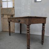 Farm table