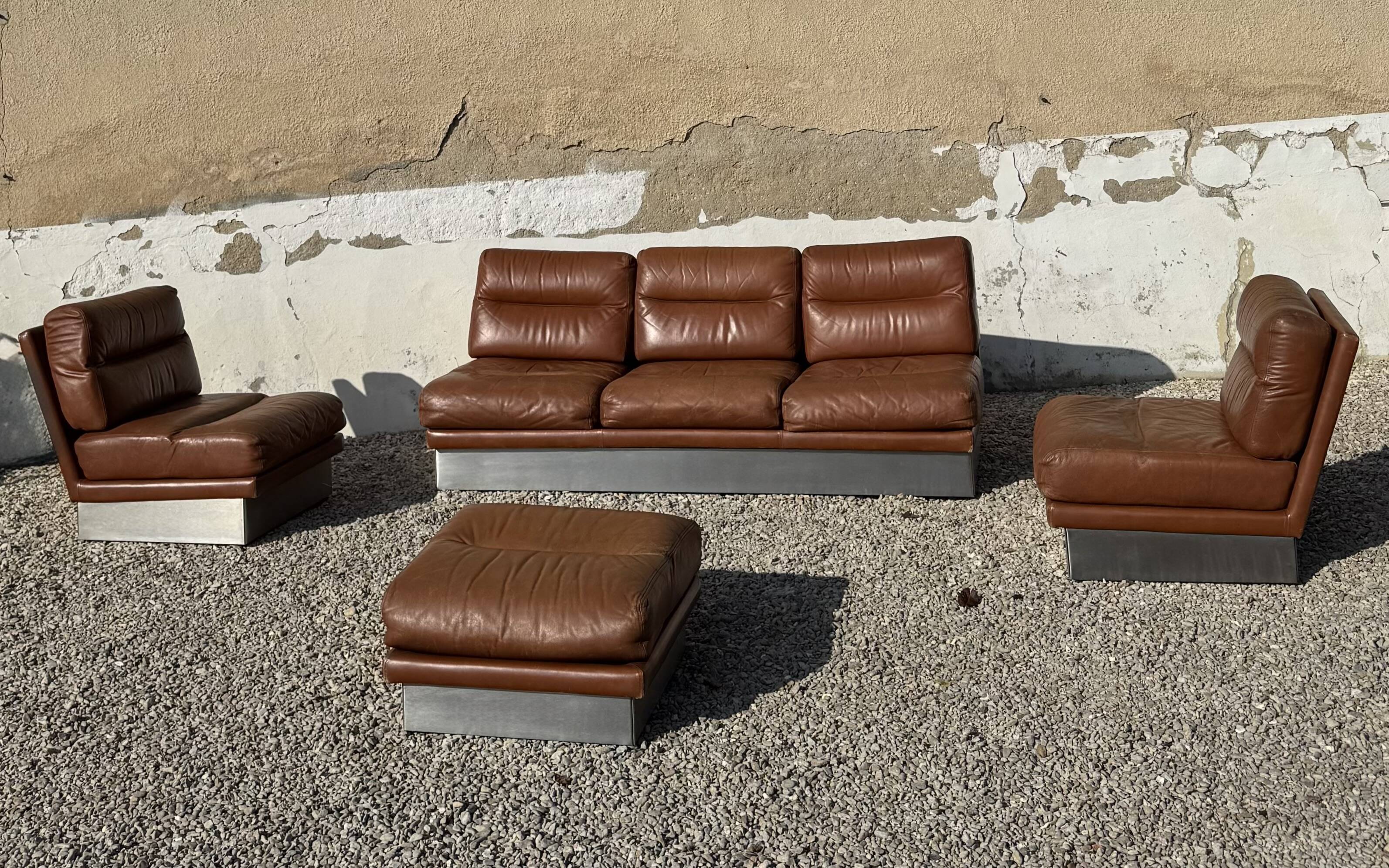 Salon complet en aluminium brossé et cuir marron, France 1970