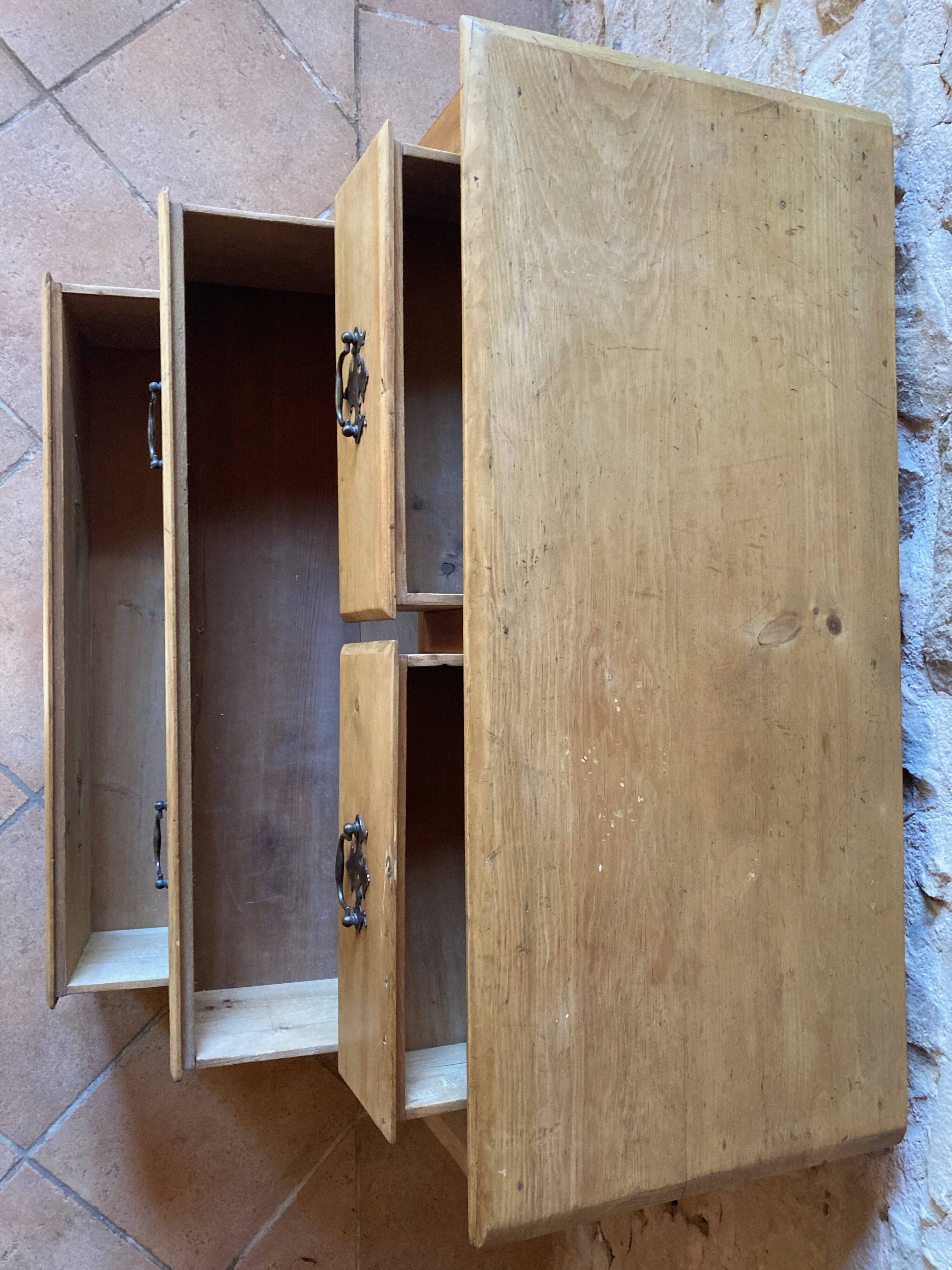 Old 4-drawer chest of drawers in solid pine