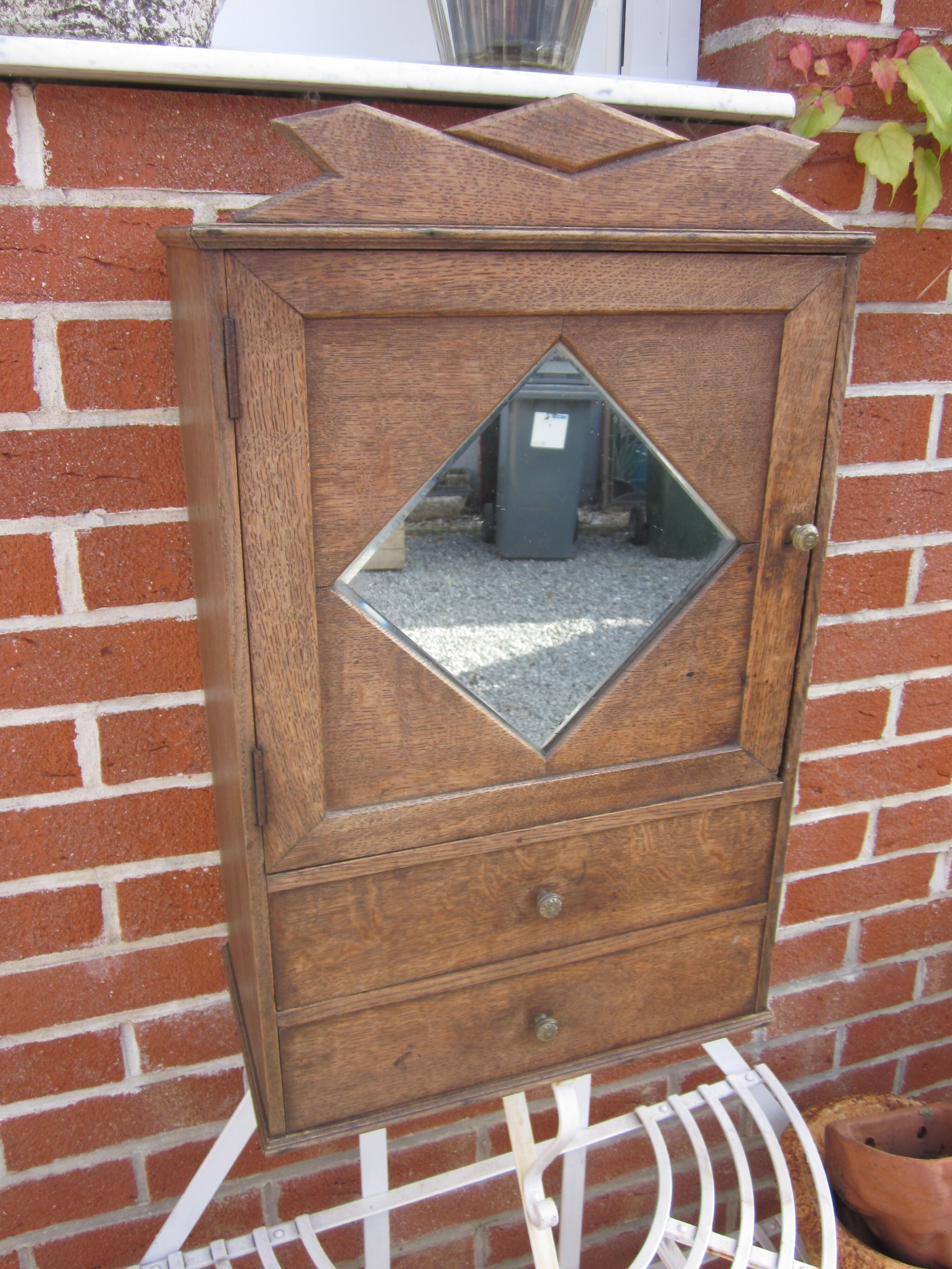 Armoire de toilette ou pharmacie