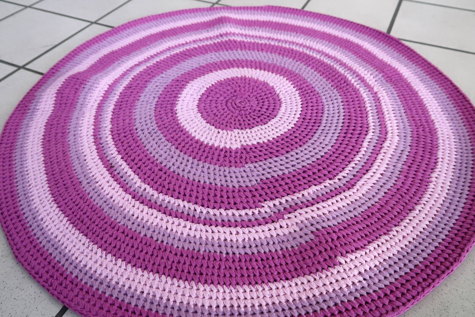 Tapis contemporain ora tressé en coton (73cm), édition unique