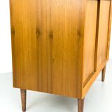 Buffet en teck à portes coulissantes par Chr. Linneberg, années 1960