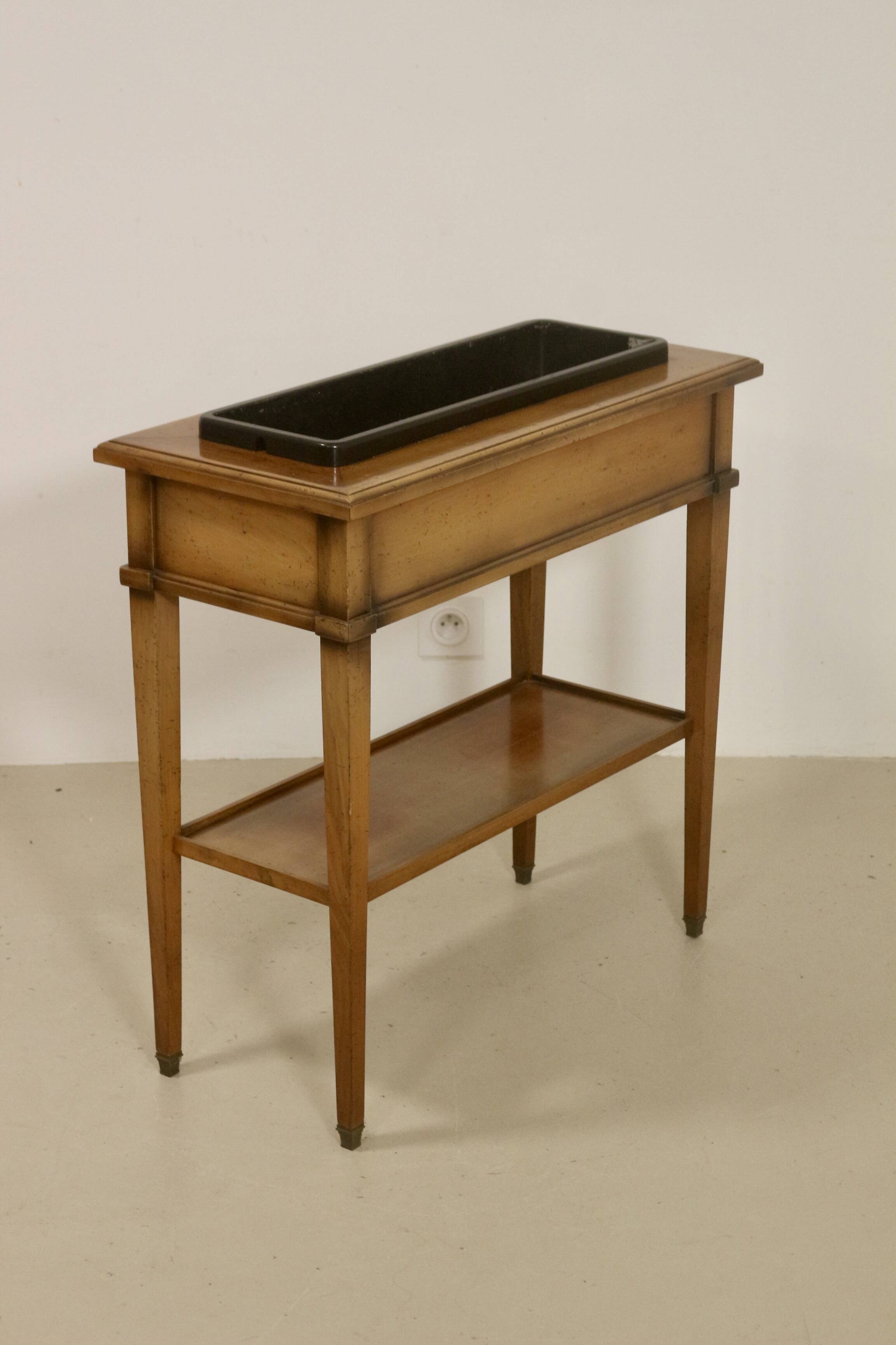 Indoor wooden planter. Ref blanchette