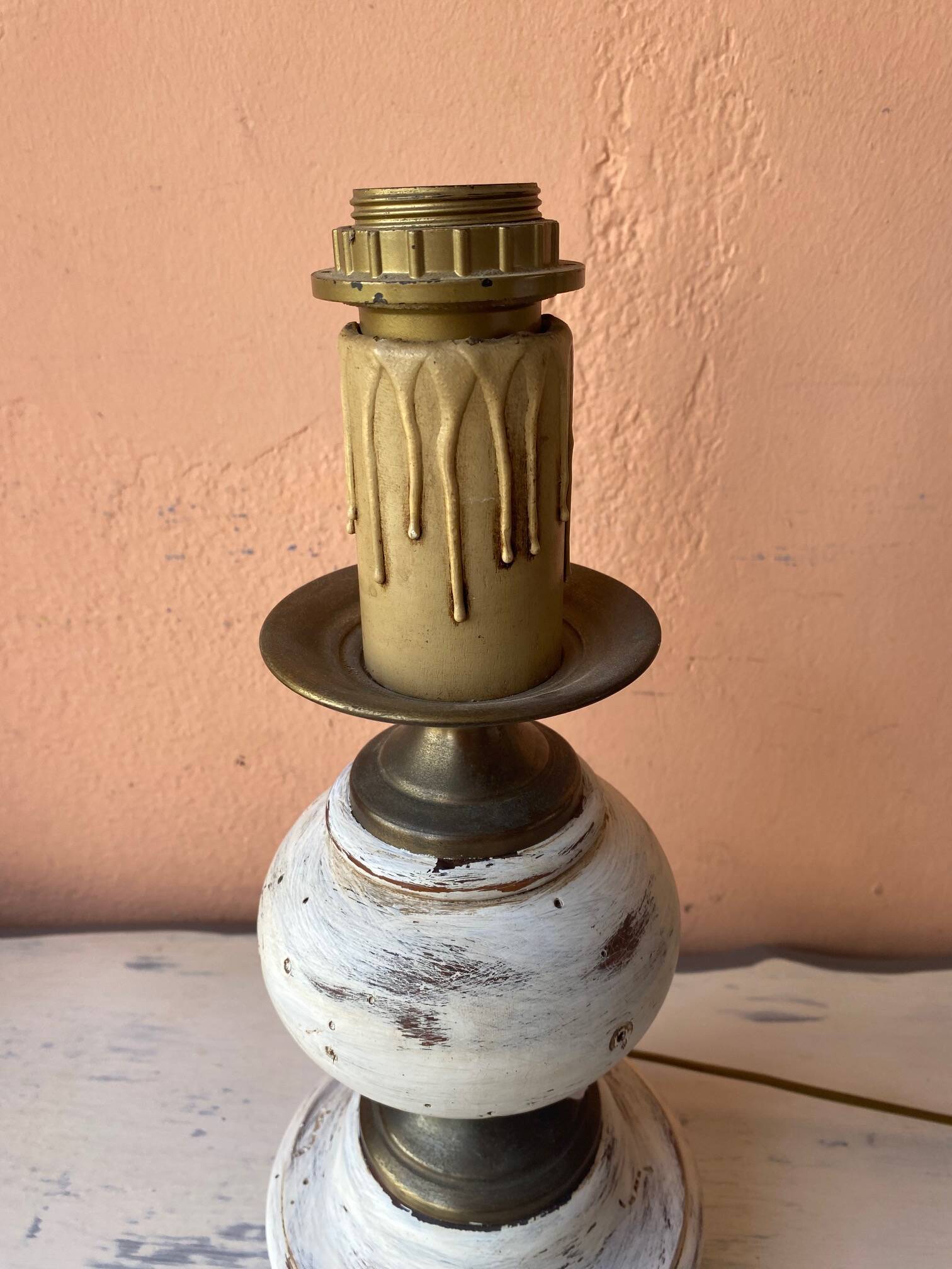 Round lamp base in white patina wood and brass