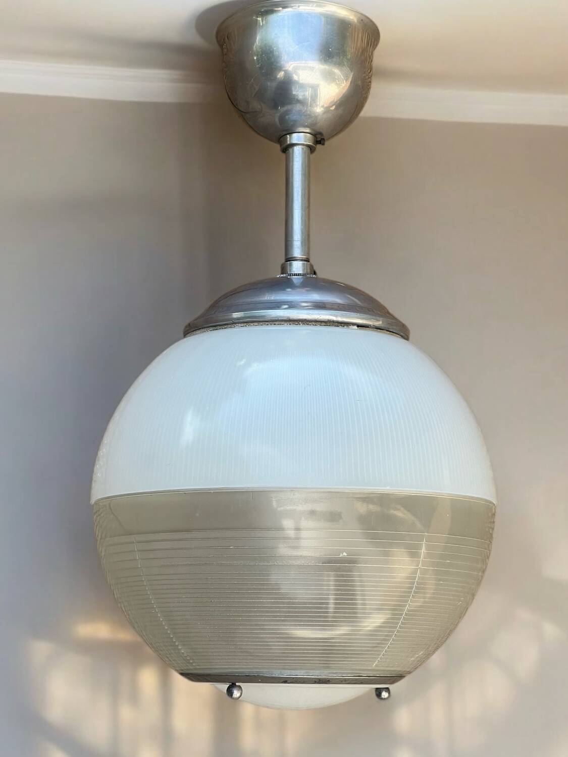 Holophane industrial design ball suspension