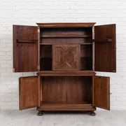 Bar cabinet by Muebles Casas