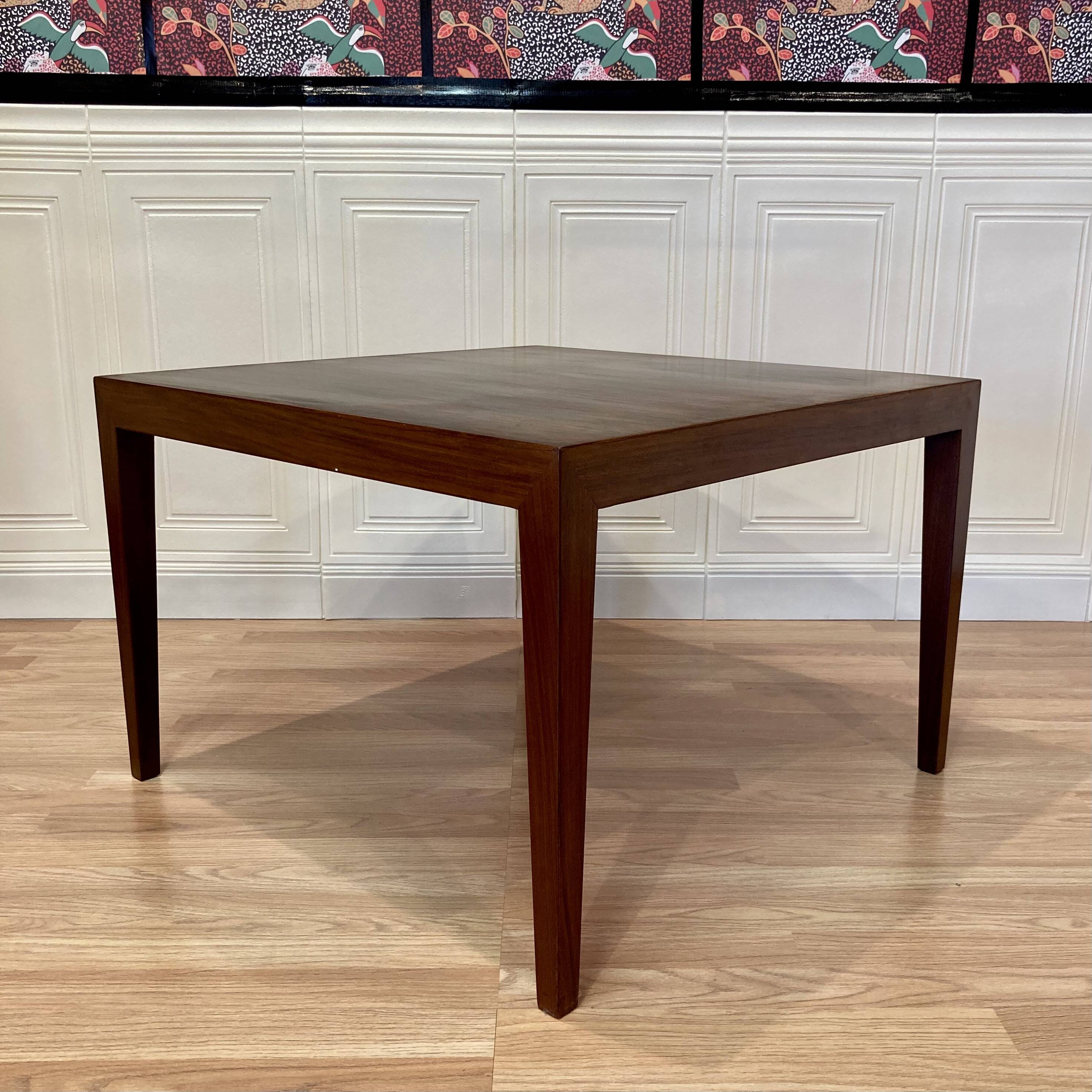 Table basse design et estampille scandinave "Severin Hansen" 1950.