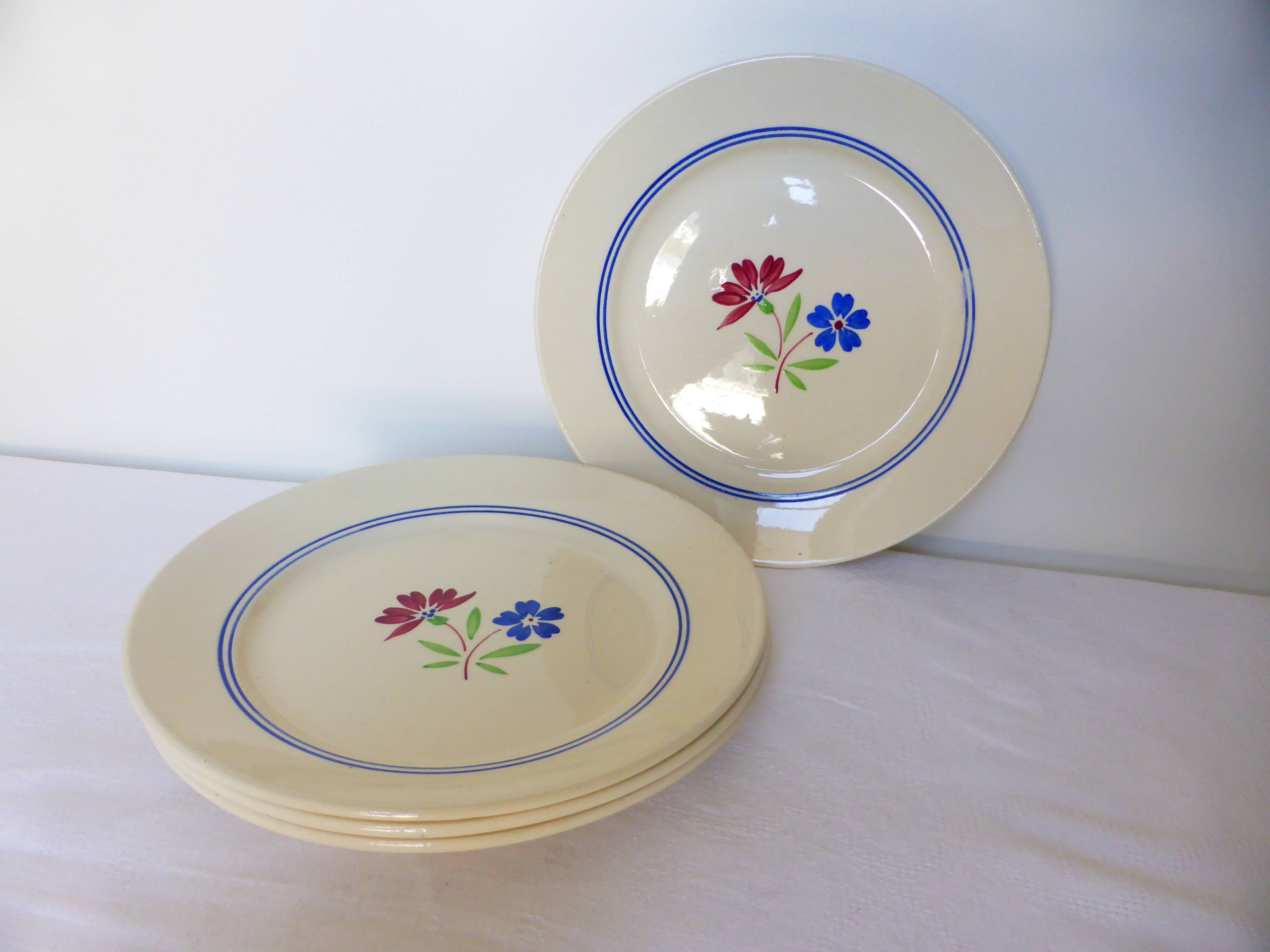 4 assiettes plates vintage de la manufacture de K&G Luneville modèle Mat en porcelaine 210742