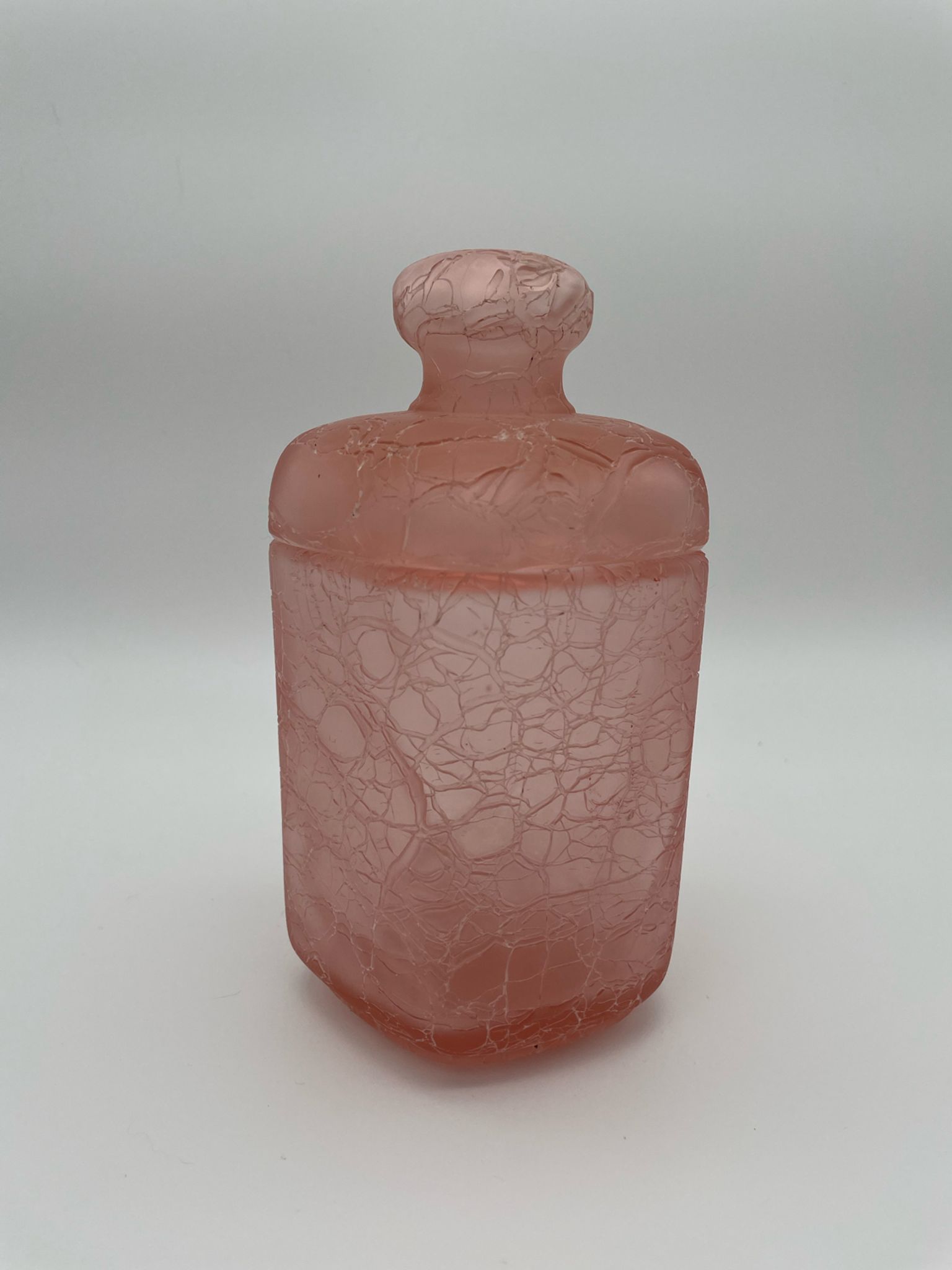 Pink vintage cotton pot in cracked glass paste Marcel Franck