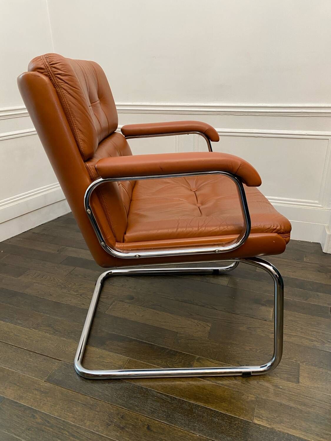 Vintage camel leather and chrome executive chair - Italian design by Co.Fe.Mo - 80's