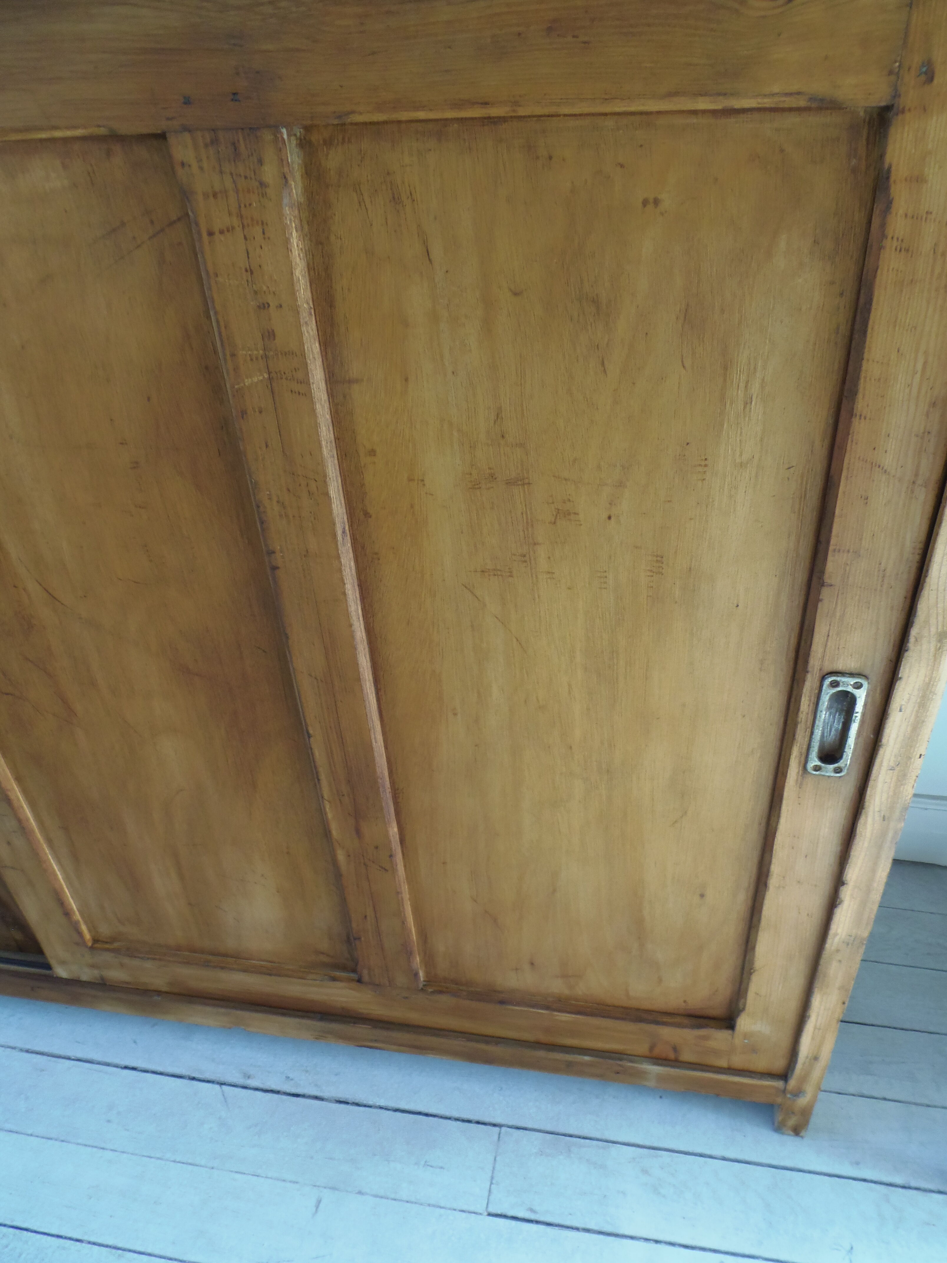 Furniture vintage skateboard straight out of an old shop, tray polished finishing bleached oak, the wax Cabinet medium oak, 2 sliding doors.