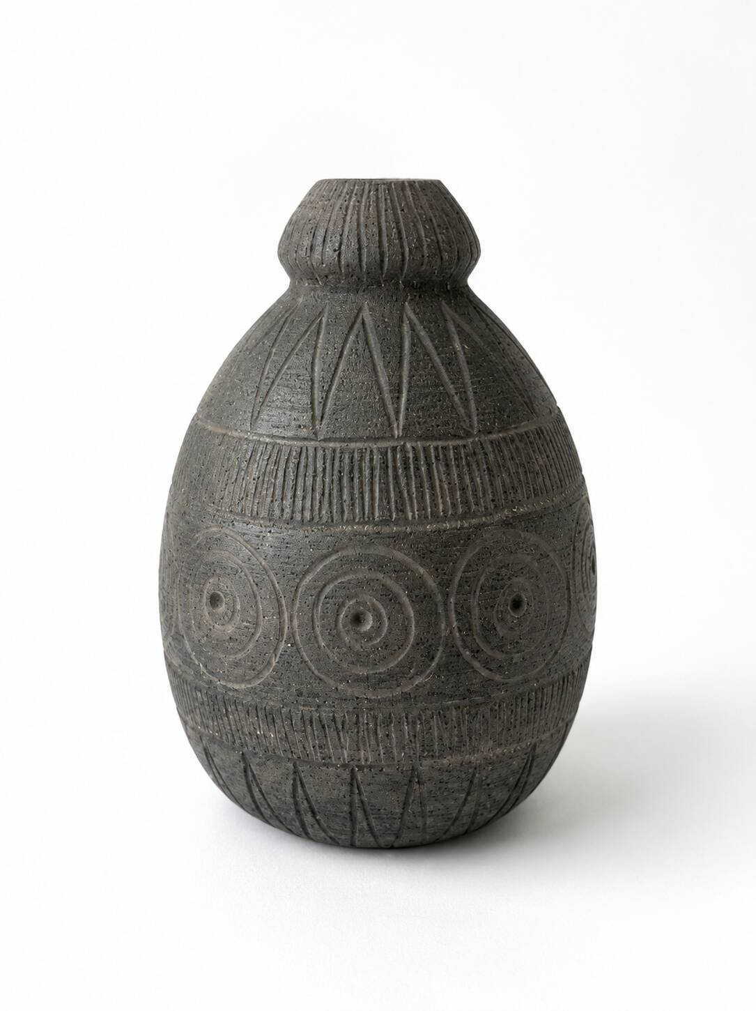 Brutalist single-flower vase in stoneware by Elsi Bourelius for Jie Gantofta, Sweden.