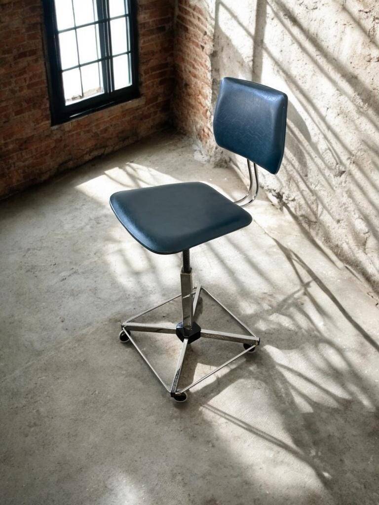 Vintage industrial office chair / workshop chair / office chair