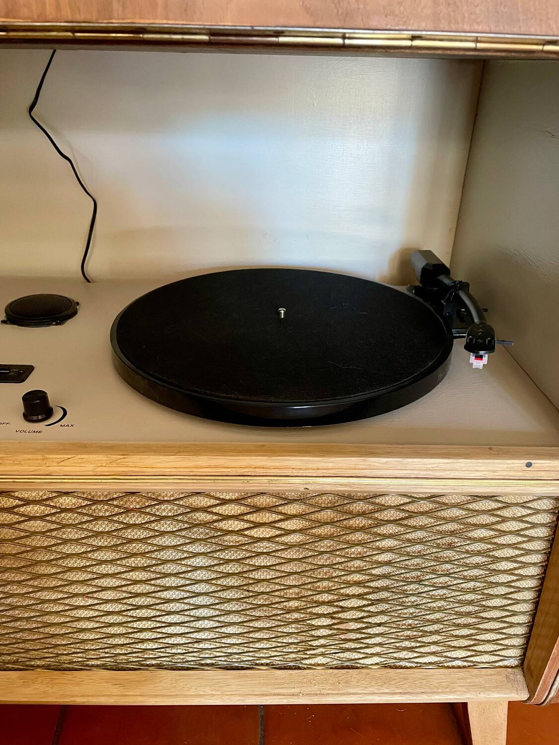 Vinyl player radio unit