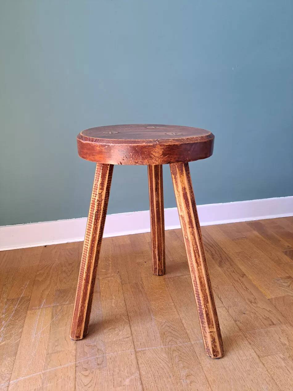 Tripod stool