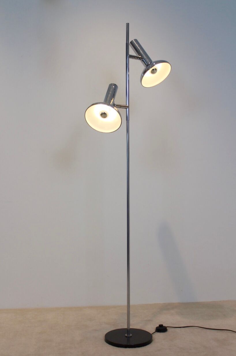 Lampadaire Koch & Lowy  en métal chromé
