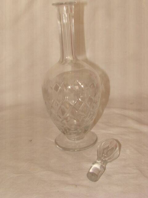 cut crystal wine carafe with a foot from "Lorraine", early 20th century