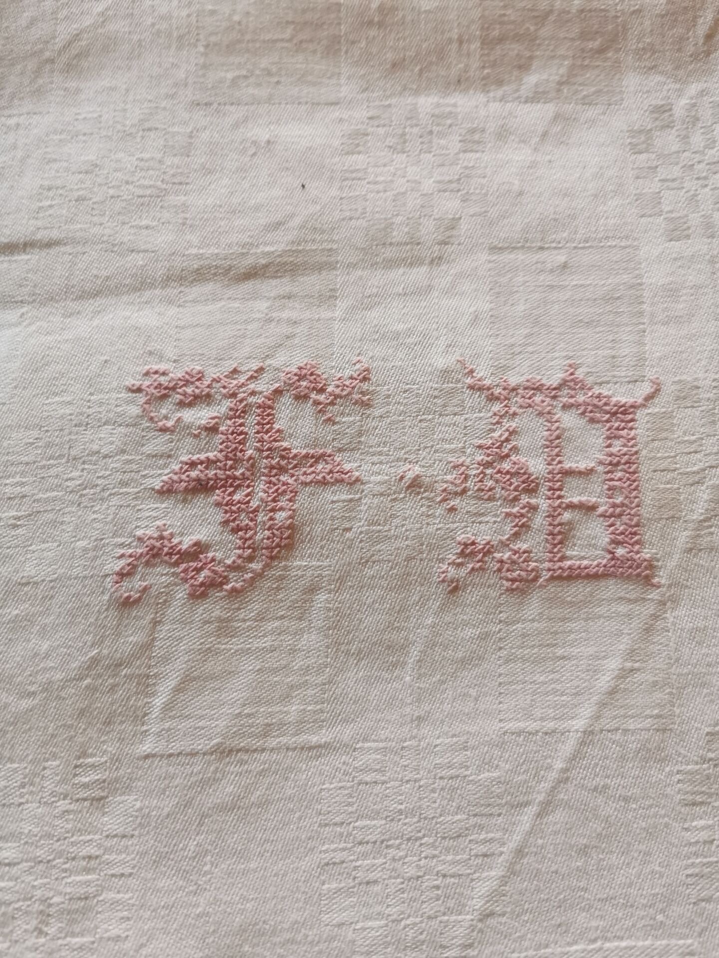 6 old damask linen napkins with a monogram