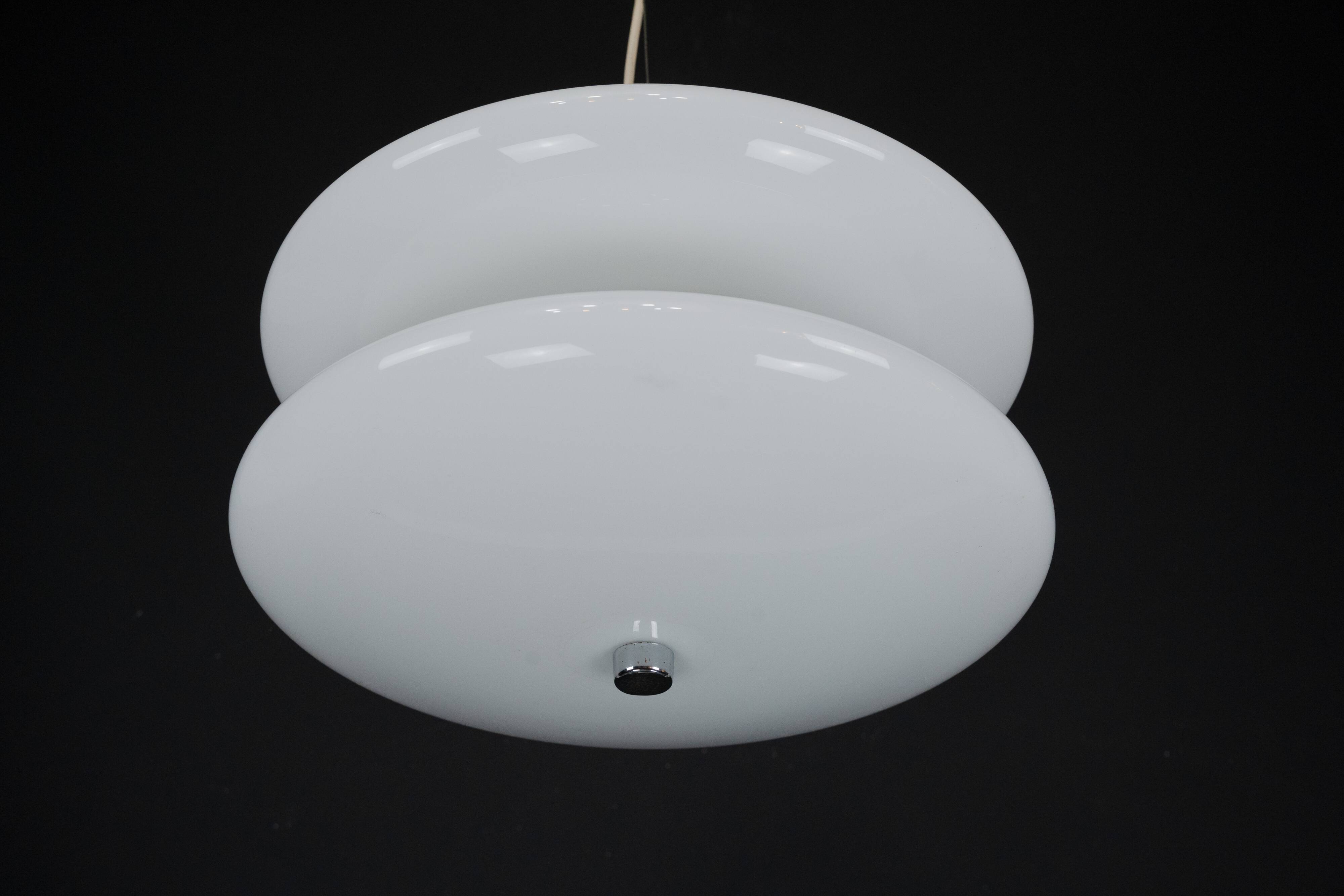 Chandelier en verre blanc Murano de grande taille des années 1970 par Vistosi.