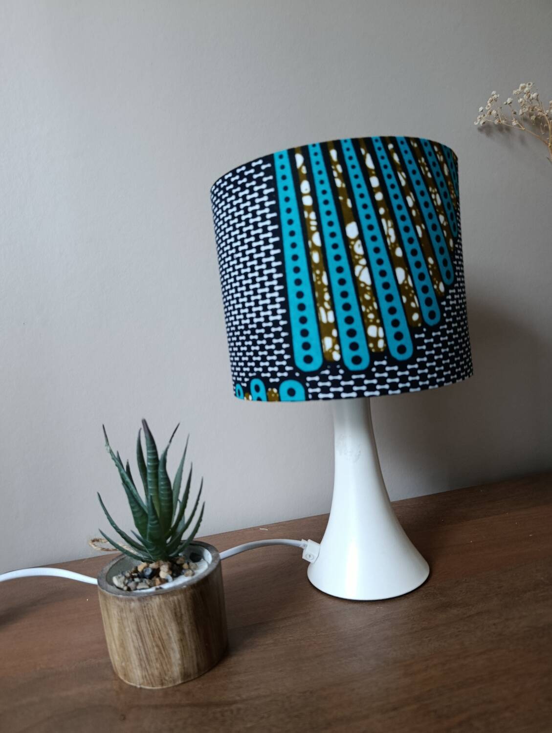 table lamp trumpet foot, modern graphic printed wax shade