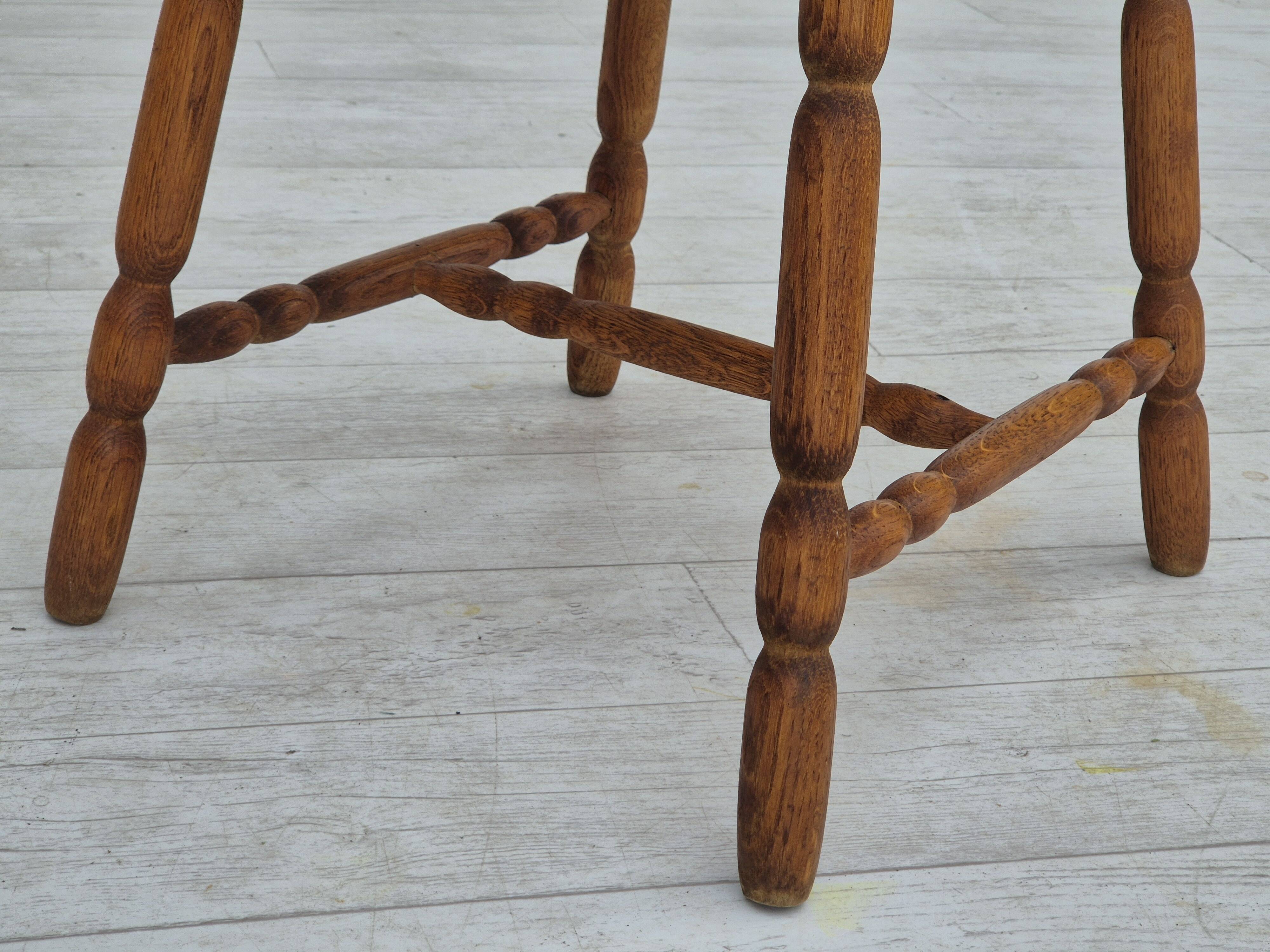 1960s, set of 4 scandinavian dining chairs in solid oak wood, original good condition.