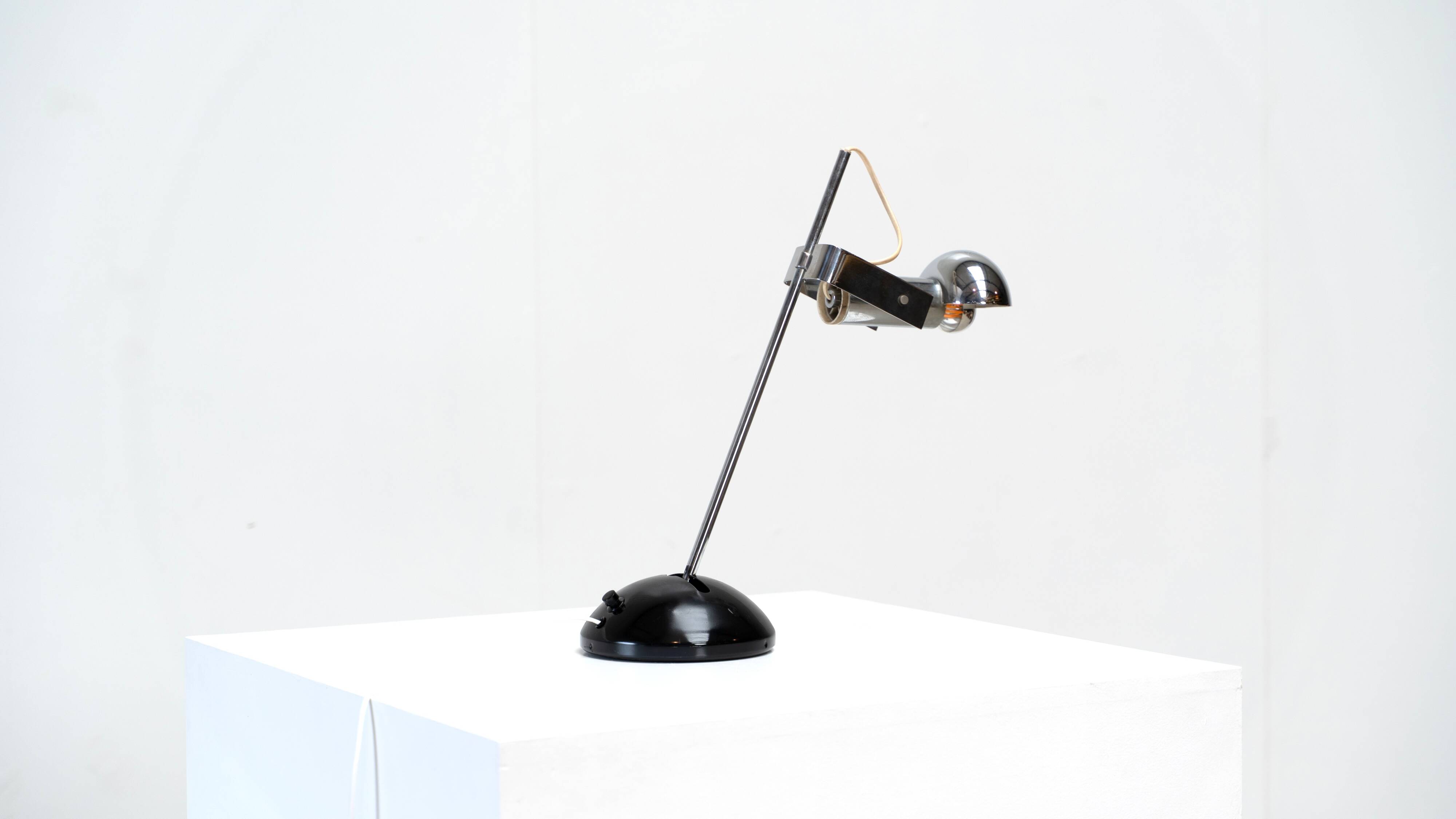 Italian table lamp T395 by Robert Sonneman