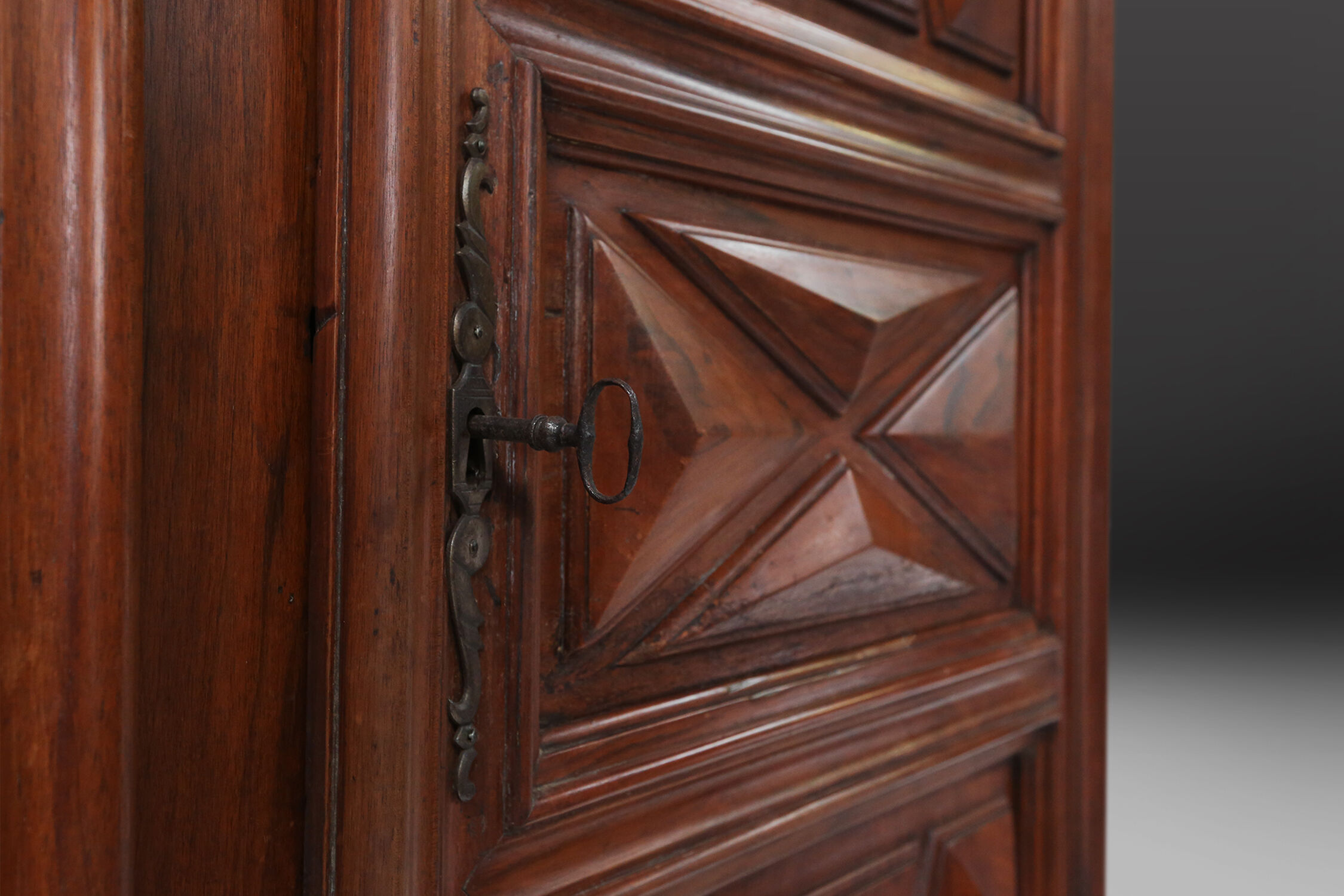 French early 17th century Louis XIII wardrobe