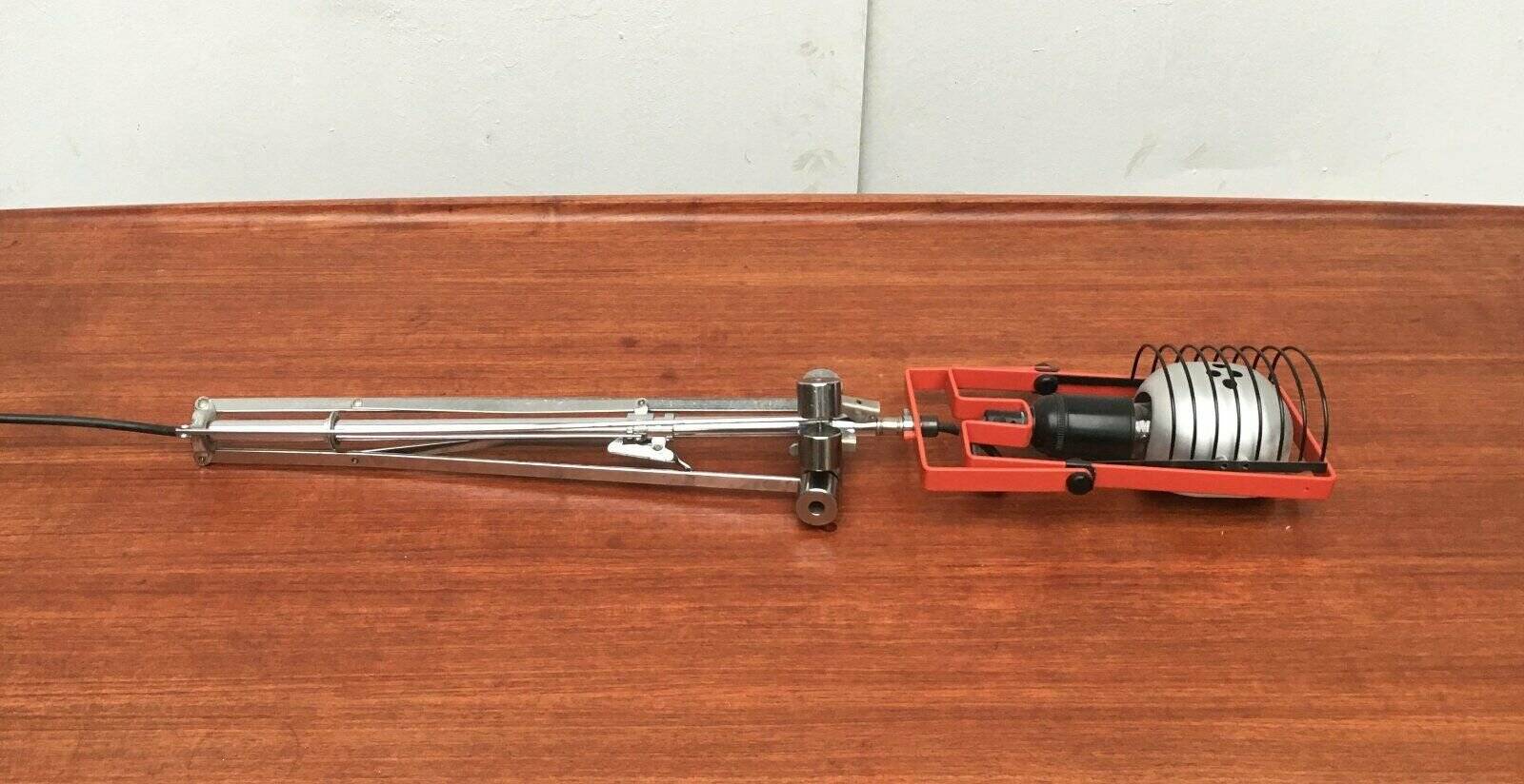 Italian vintage lamp Sintesi Terra foldable on tripod by Ernesto Gismondi for Artemide, 1970s