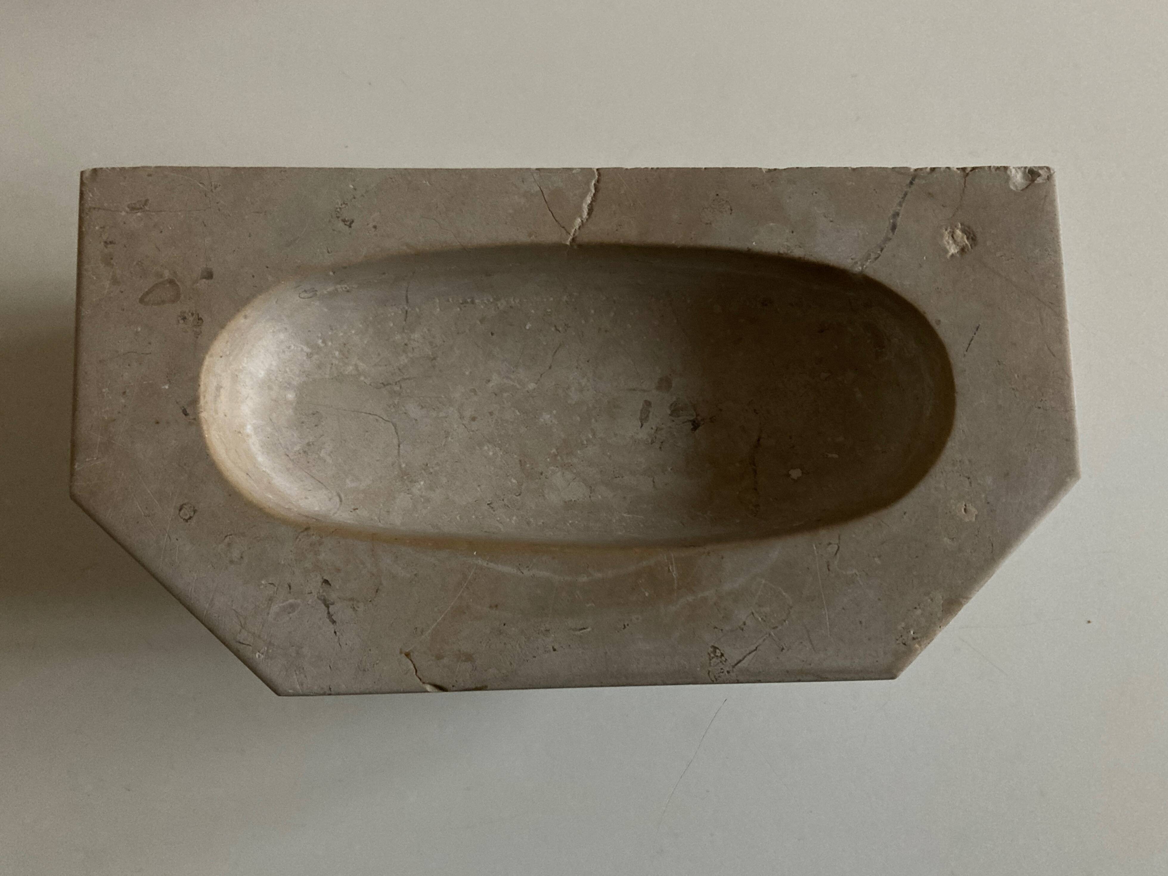 Monastery stone font XS bastide soap holder