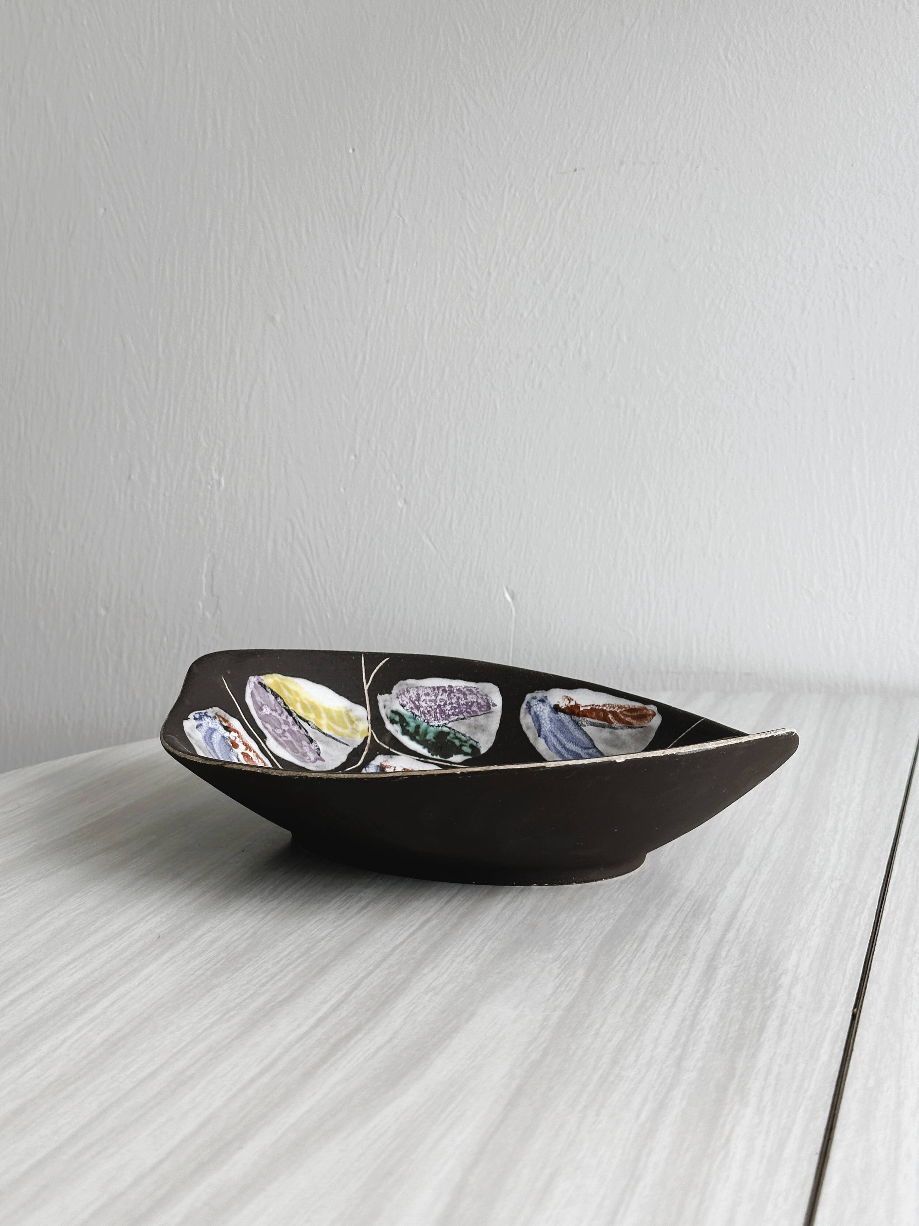 Dish, hand-painted ceramic basket, artistic design.