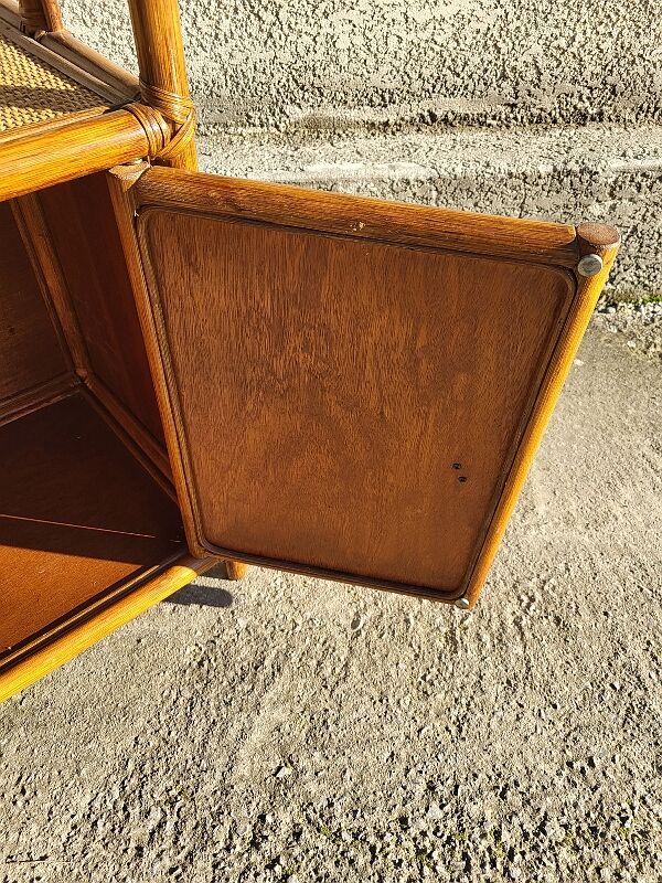 Floor floor 2 levels and 2 rattan doors