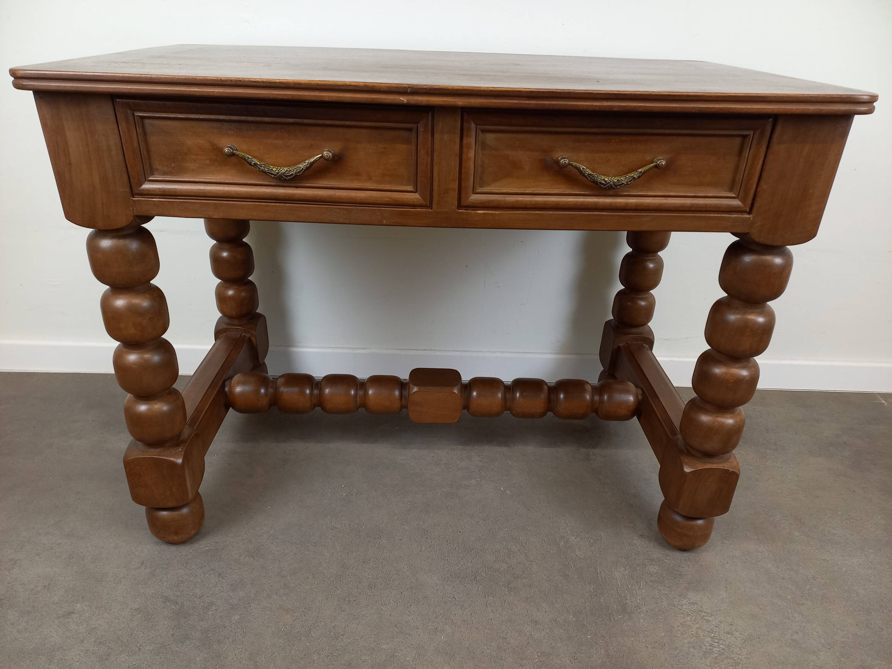 Bureau brutaliste