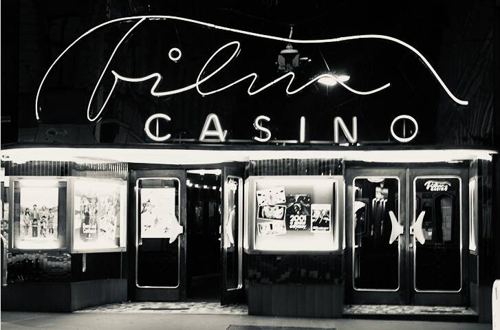 Large flush mount indirect light ceiling fixture from the Filmcasino in Vienna, 1950s.