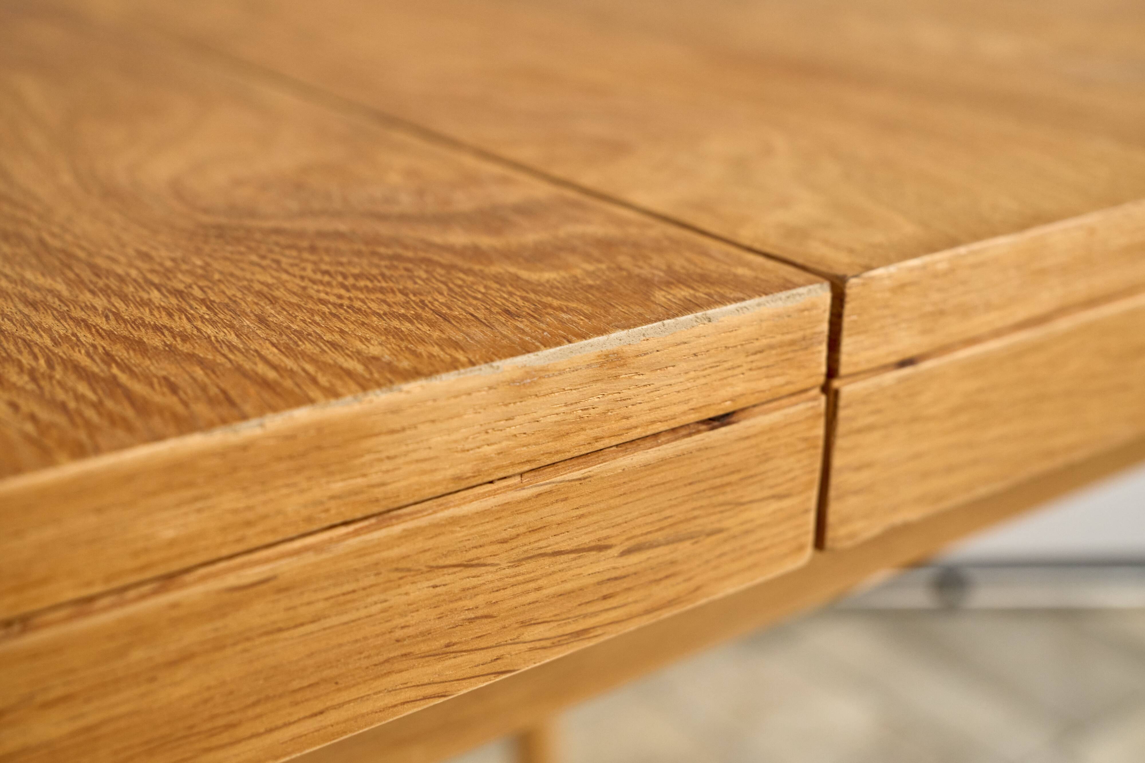 Table à manger extensible en chêne par Jitona, années 1960, Tchécoslovaquie