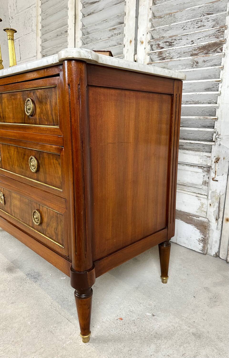Louis XVI style chest of drawers in mahogany and walnut