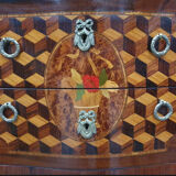 Commode en marqueterie Louis XVI Transition