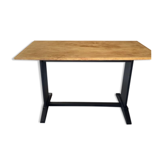 Bistro table