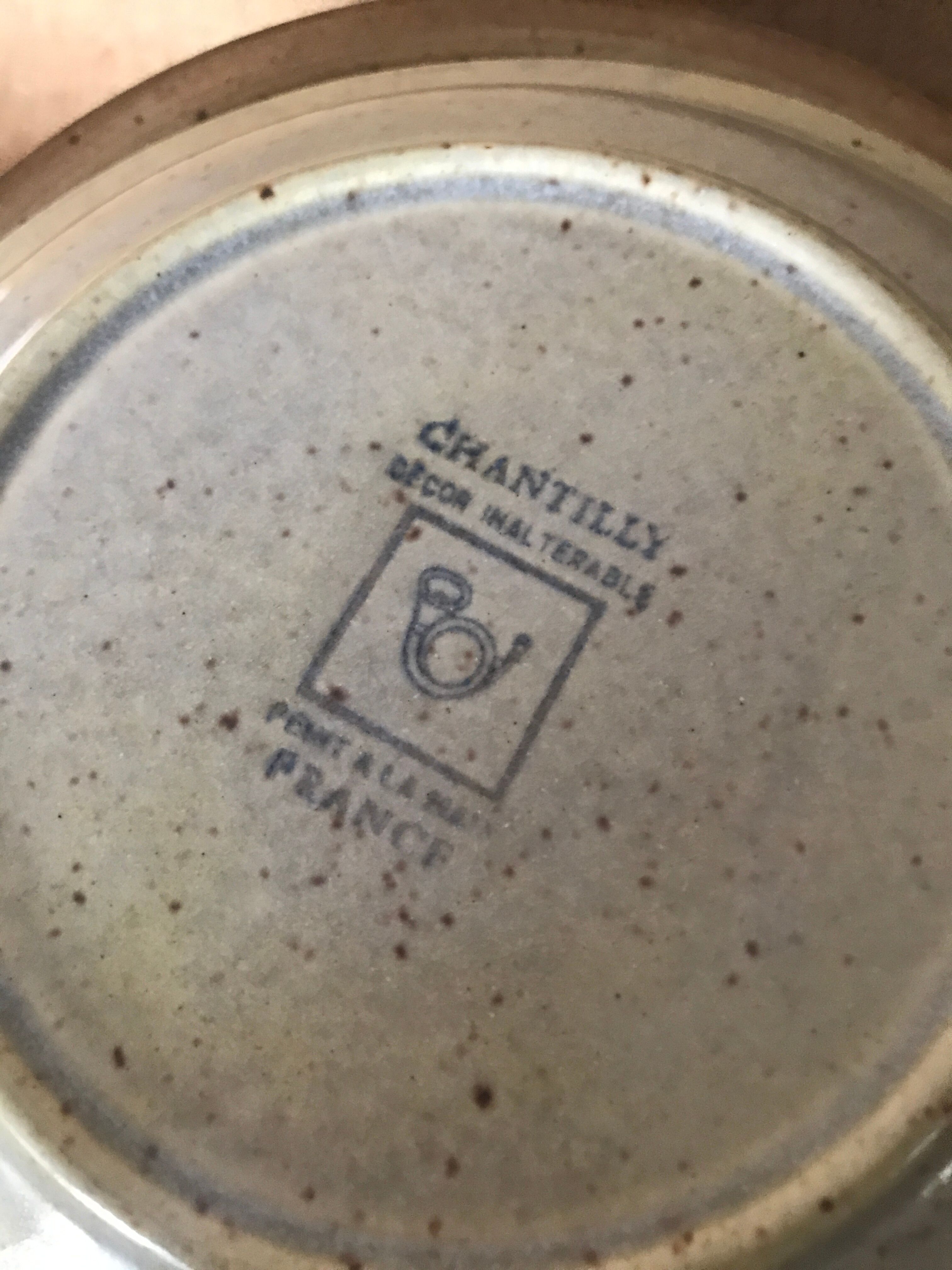 10 hollow plates in Chantilly sandstone