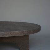 Table basse ronde brutaliste en résine, années 1970