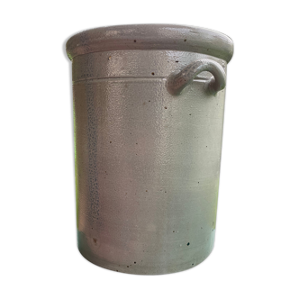 Sauerkraut stoneware pot