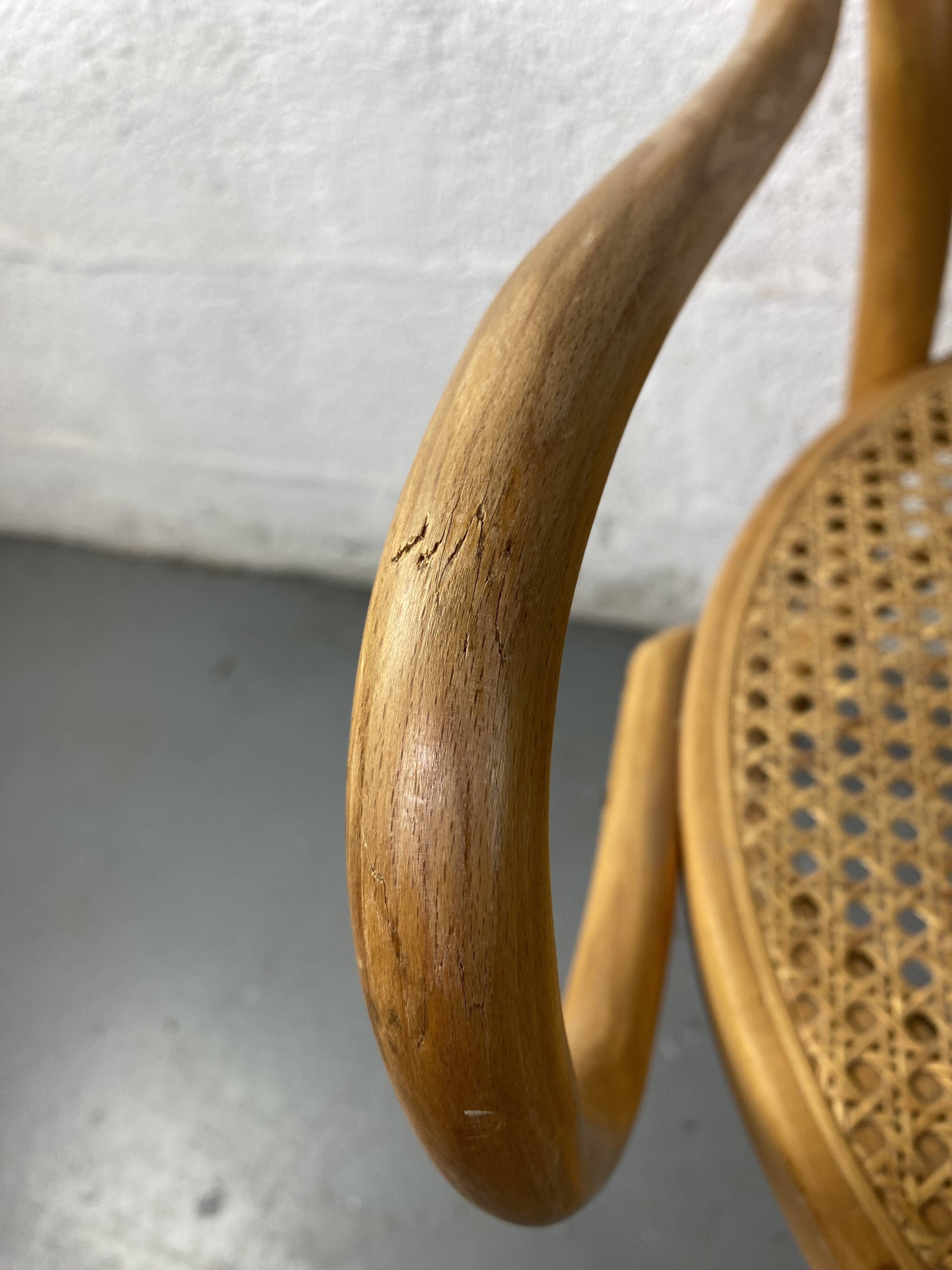 1018 Thonet armchair