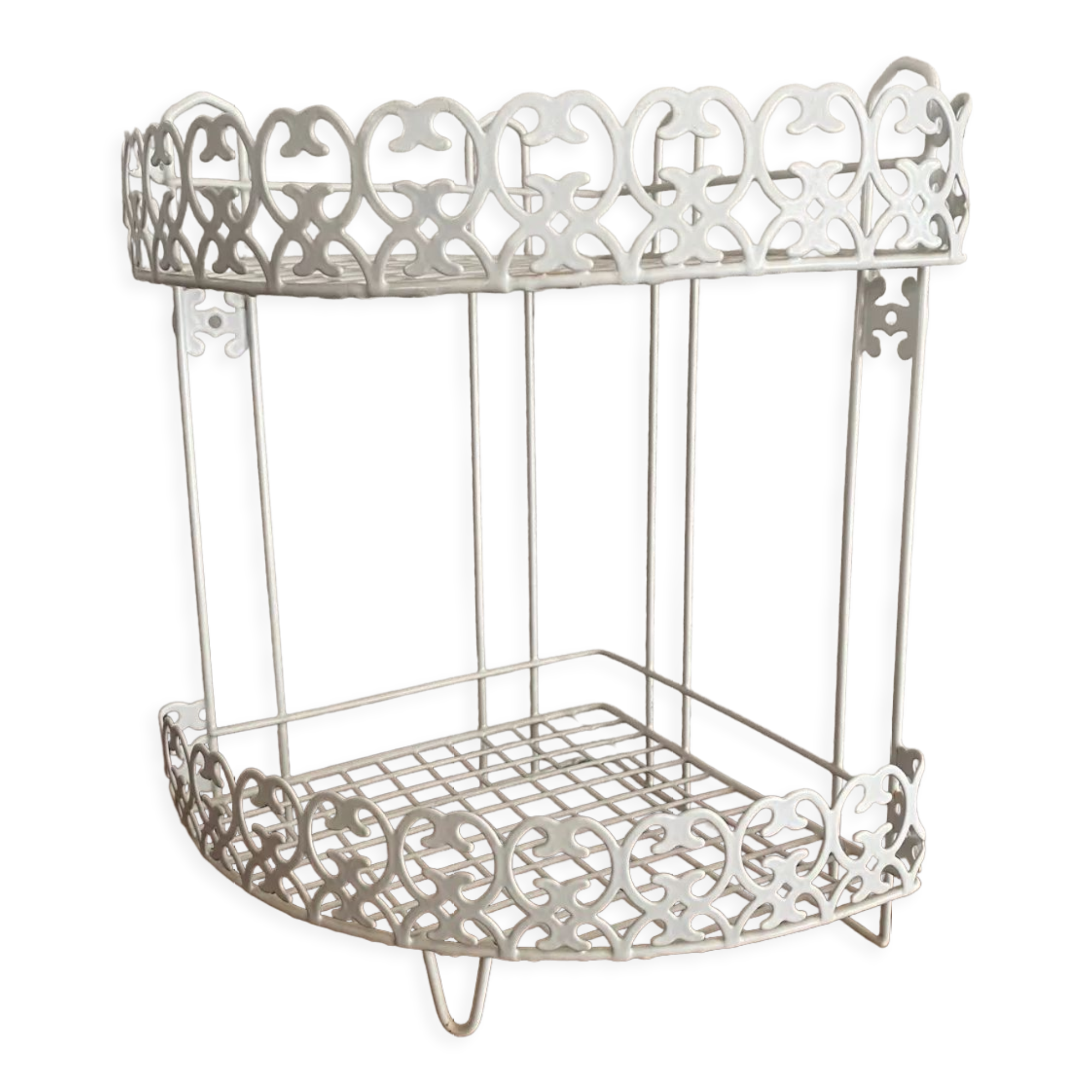 Corner shelf in openwork metal