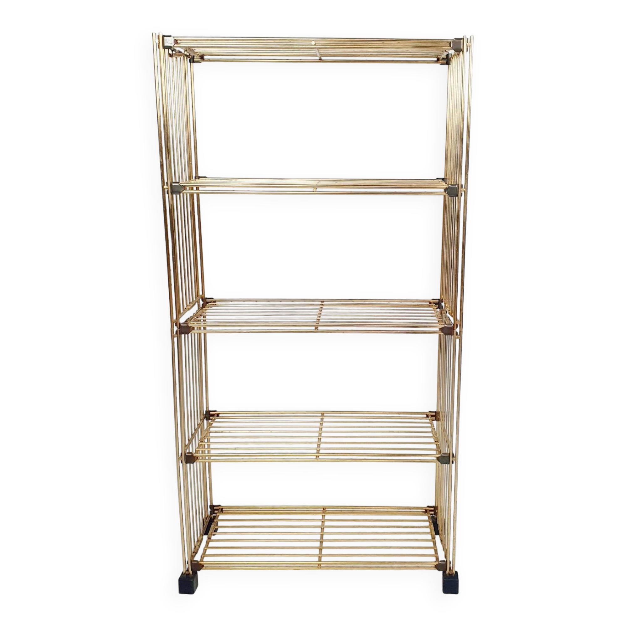 Modular gold metal wire shelf