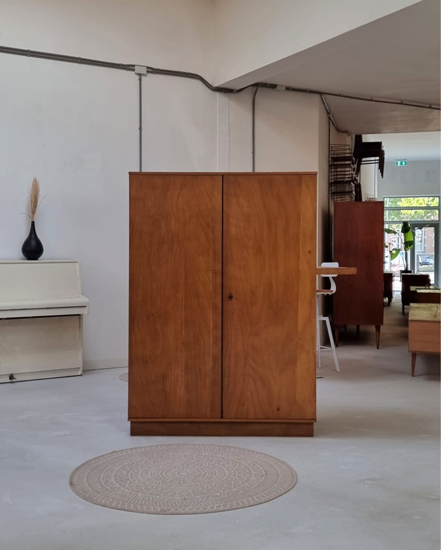 Armoire du milieu du siècle