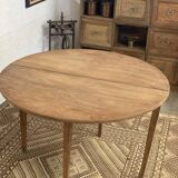 Round folding table in walnut