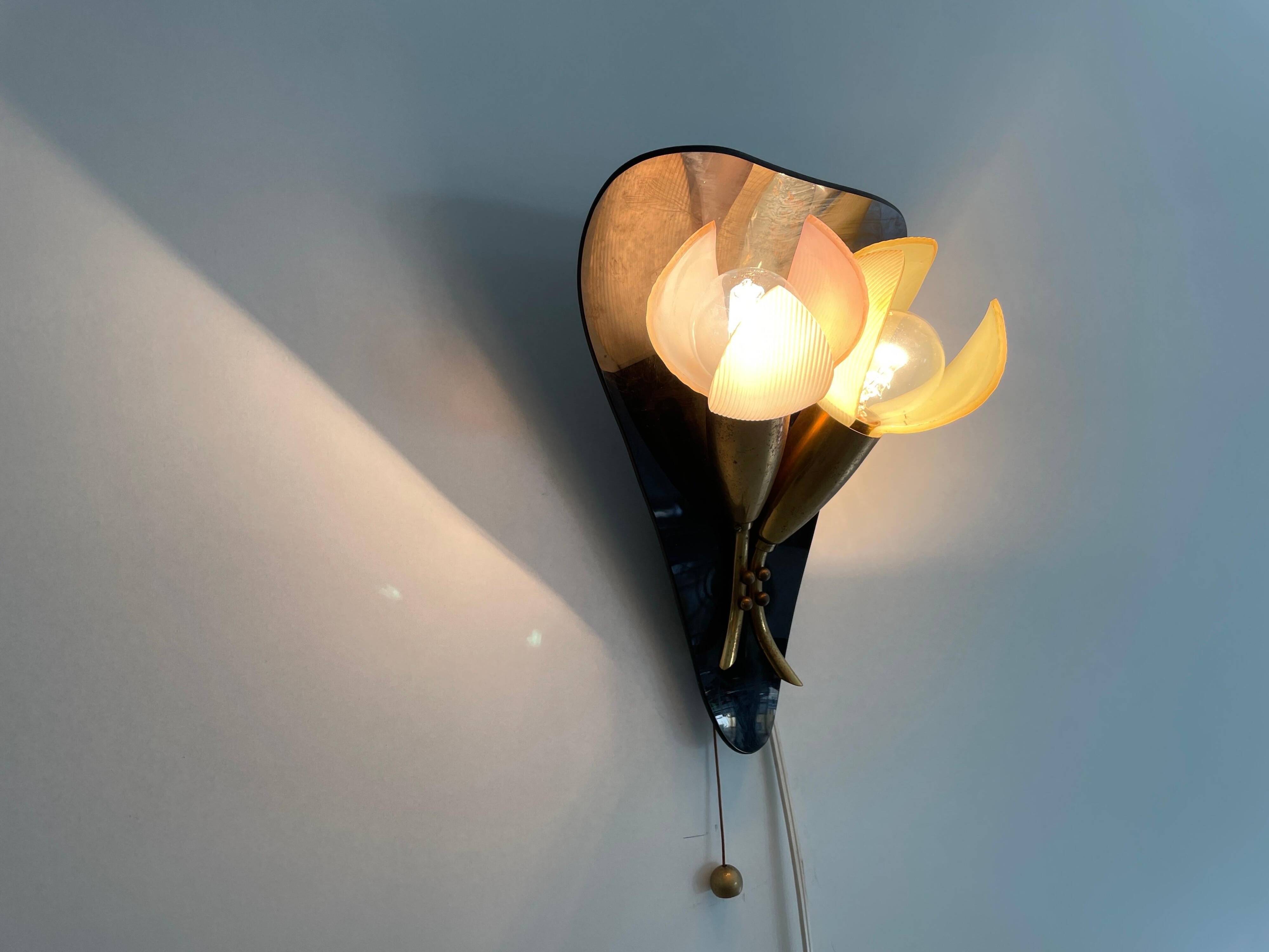 Simple plexiglass and brass wall light, Flower Design, mid-century by Geru, 1960s, Germany.