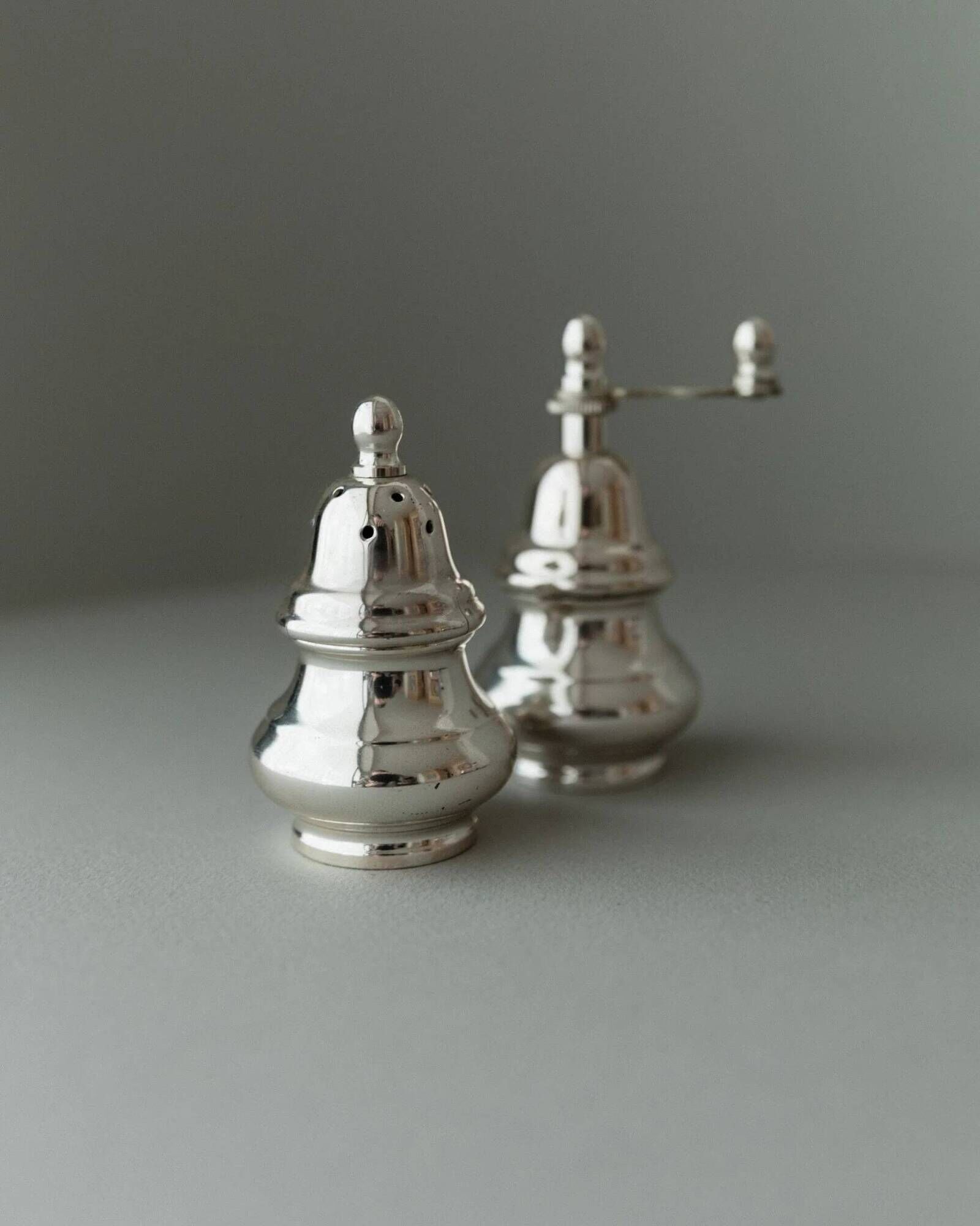 Silver-plated vintage salt shaker and pepper mill set, 1970s Italy, elegant metal table décor