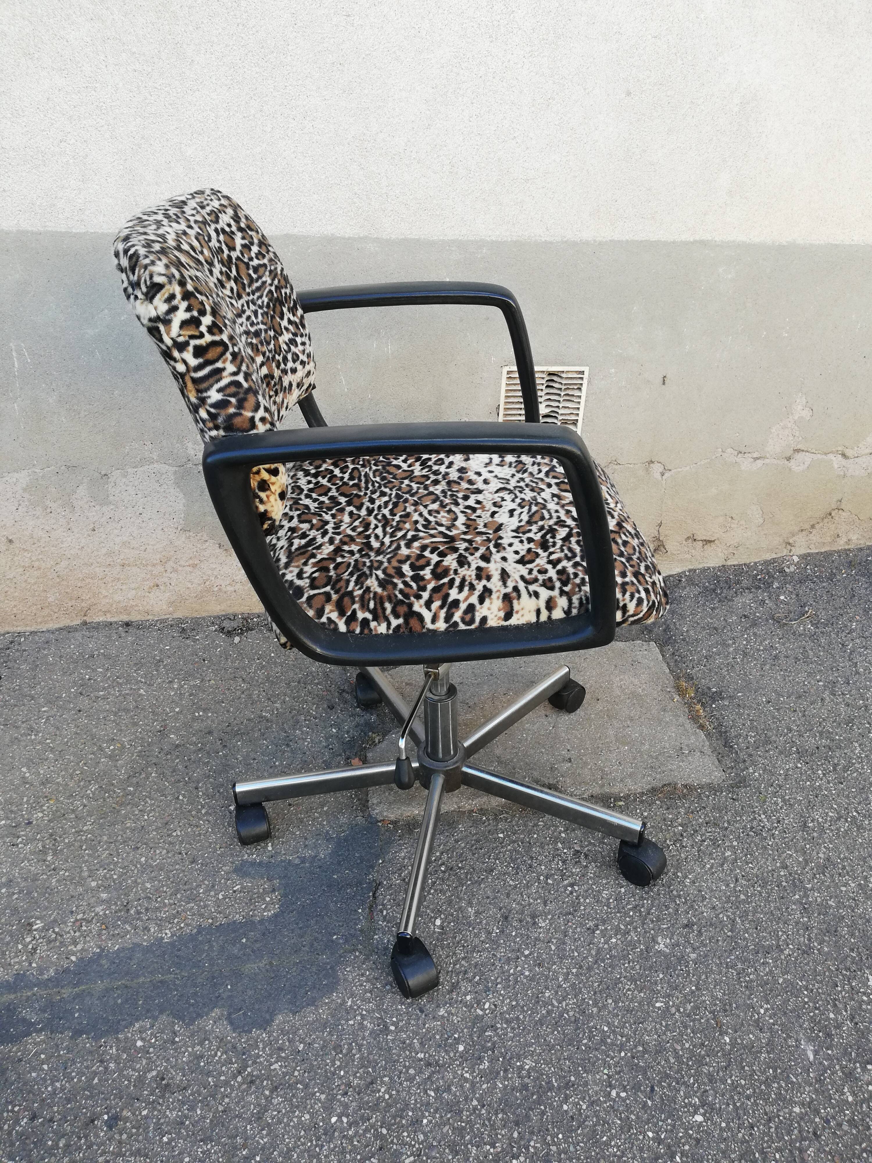 Vintage leopard fabric office chair